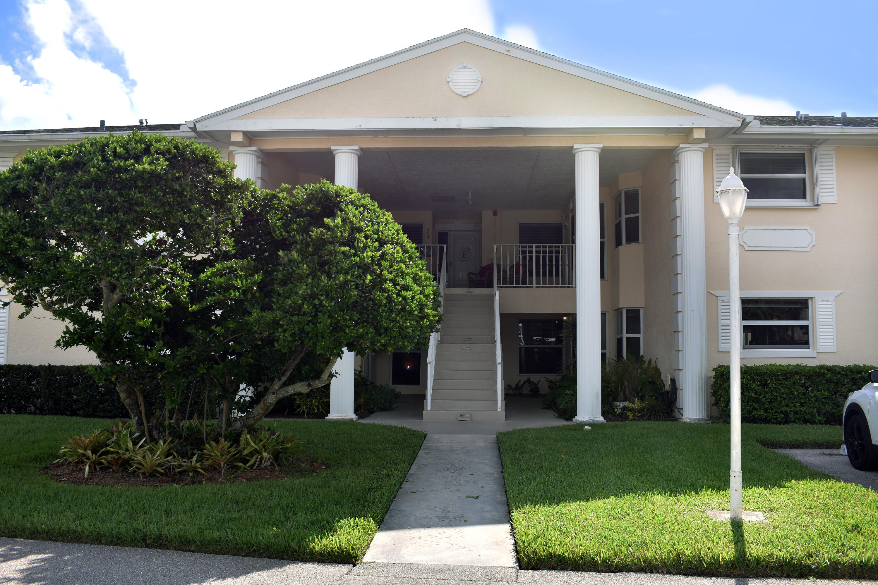500 Grove Isle Circle 103 Property Photo 1