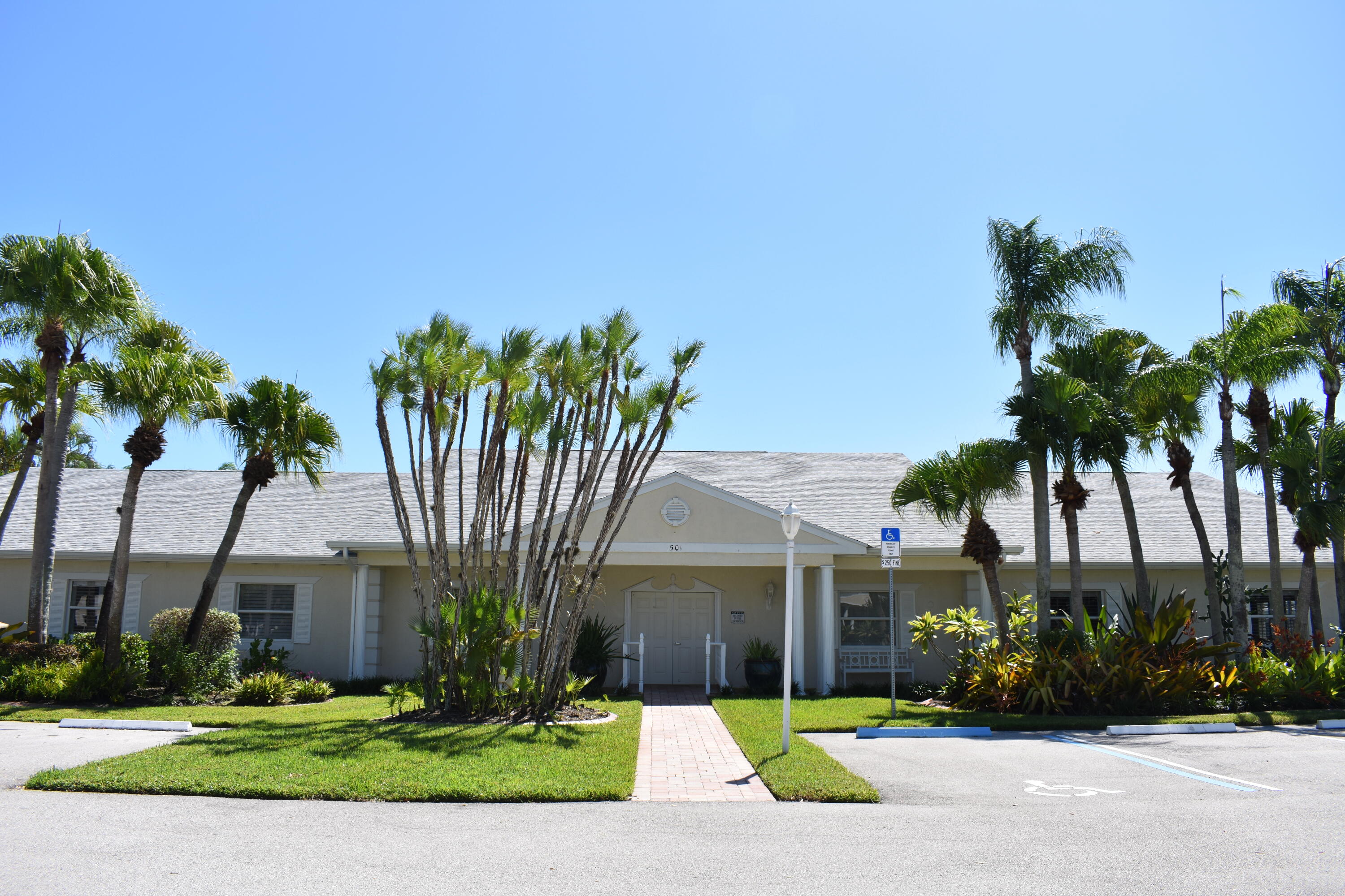 500 Grove Isle Circle 103 Property Photo 22