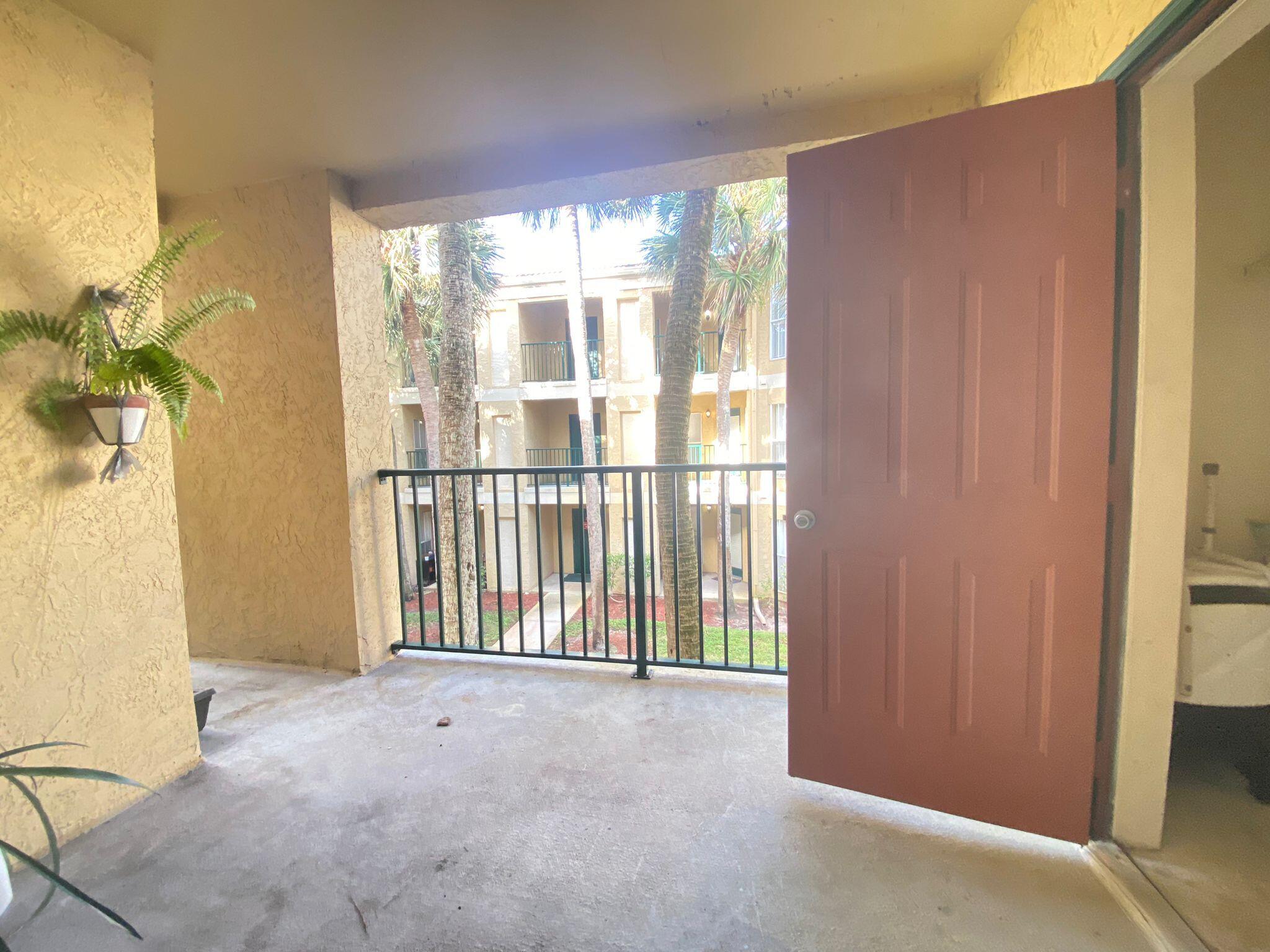 949 Riverside Drive 423 Property Photo 12