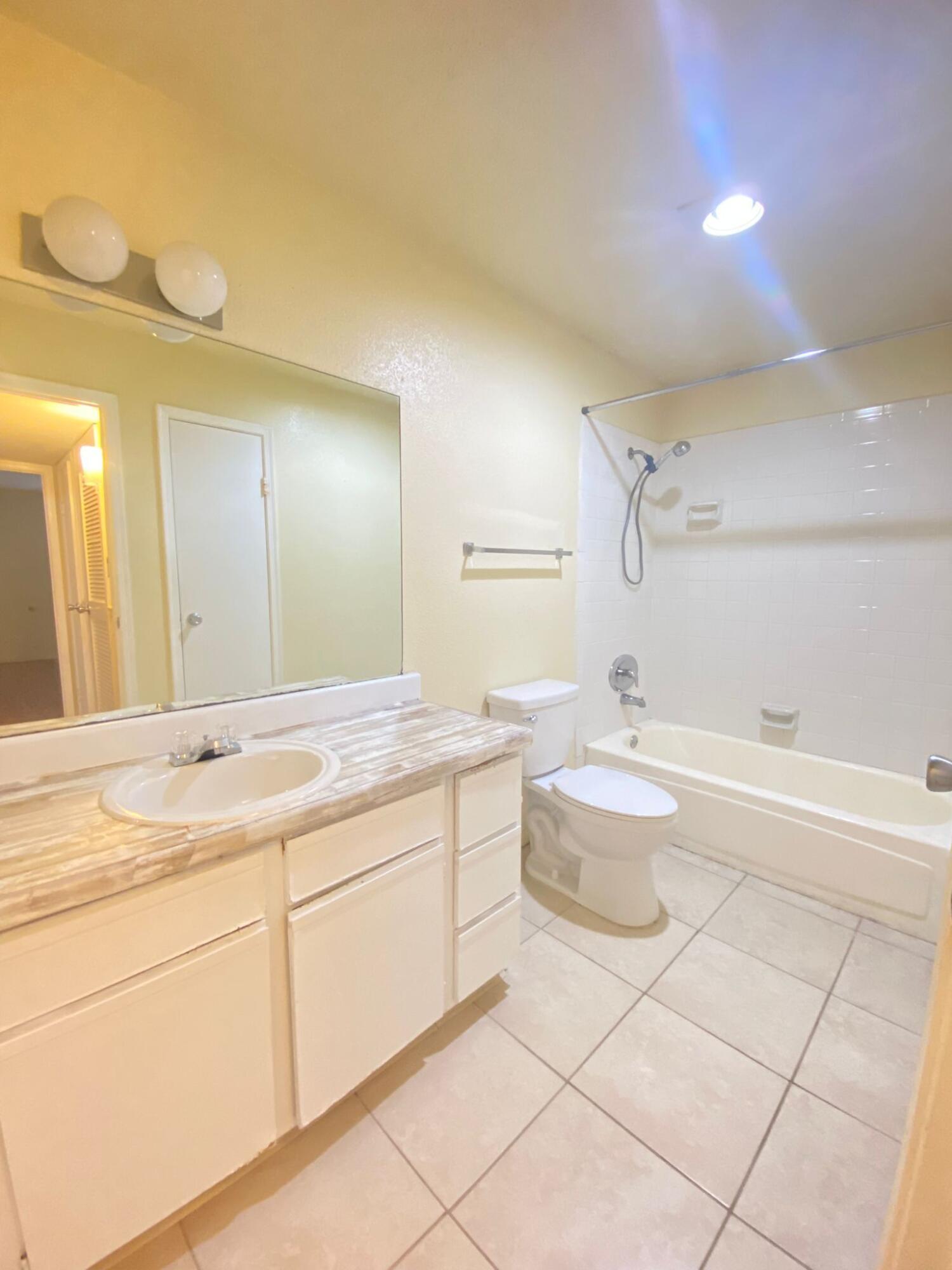 949 Riverside Drive 423 Property Photo 13