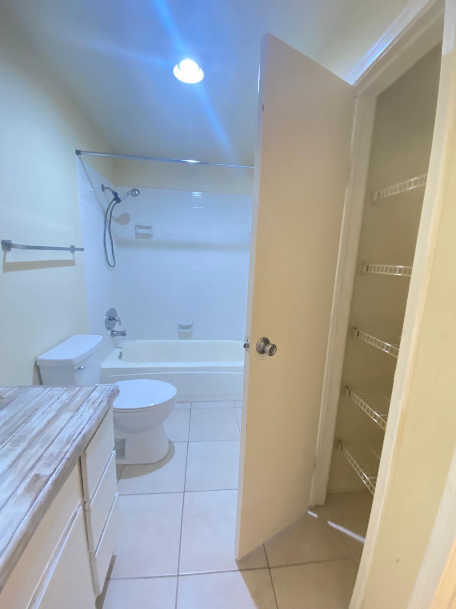 949 Riverside Drive 423 Property Photo 14