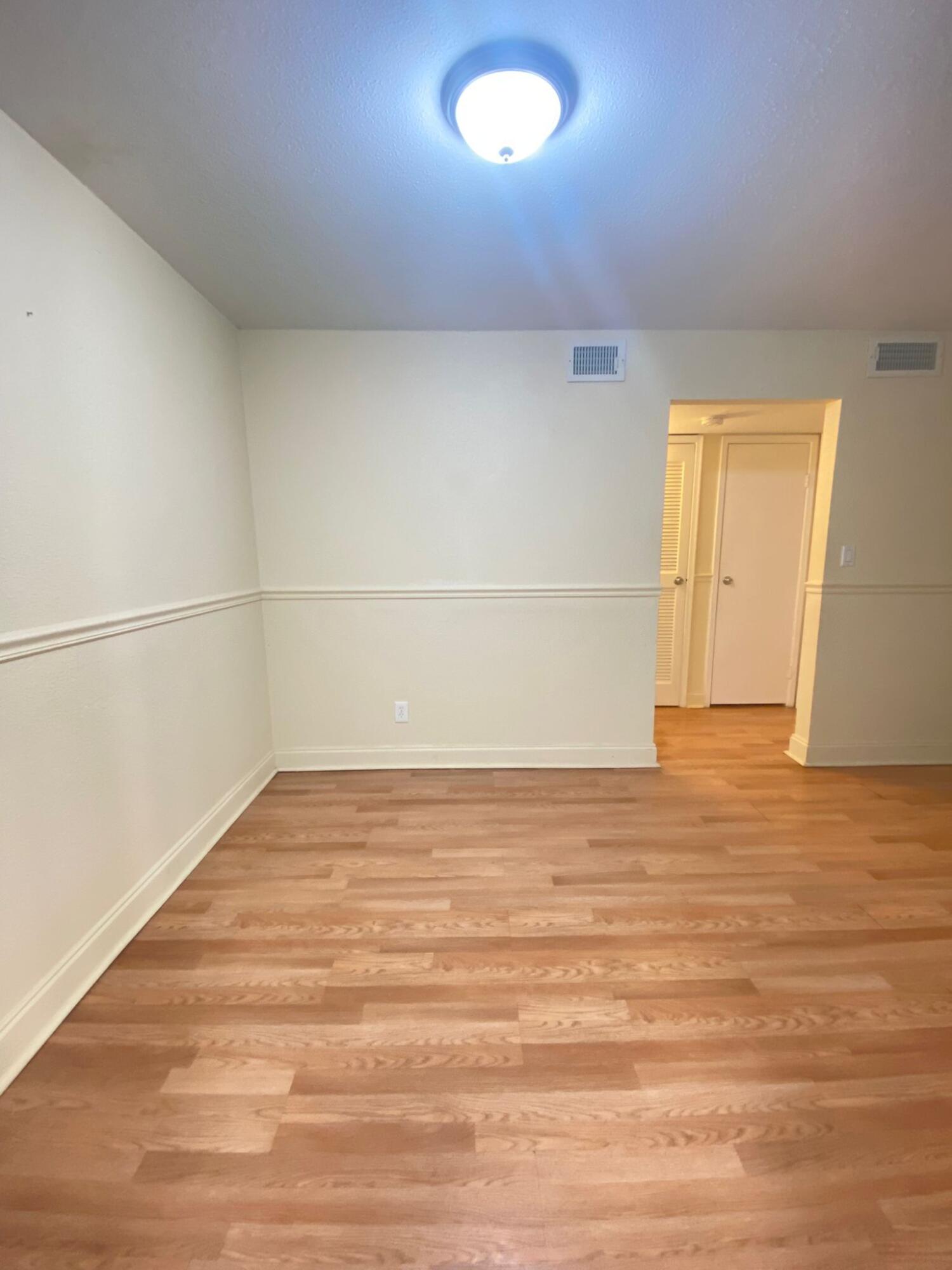 949 Riverside Drive 423 Property Photo 18