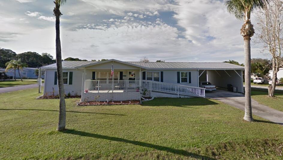 6325 SE Colonial Drive Property Photo 1