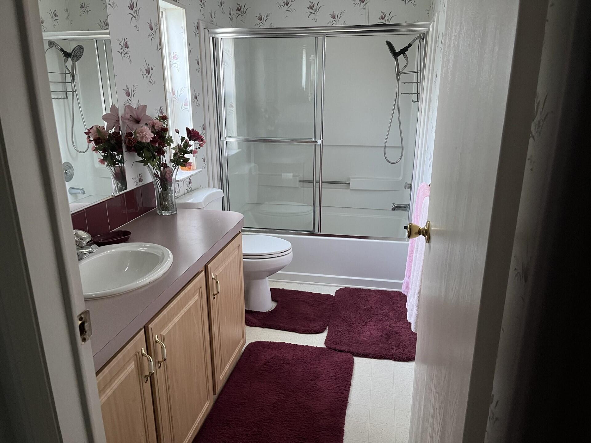 6325 Se Colonial Drive Property Photo 4