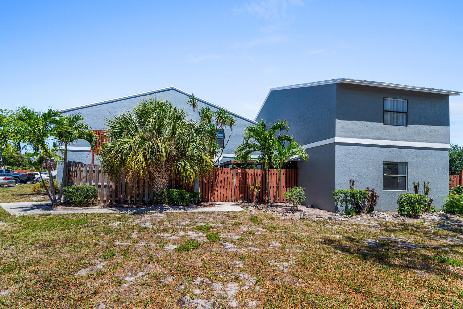 7 Crossing Circle C Property Photo 1