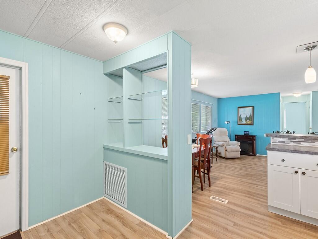 102 N Warner Drive Property Photo 1