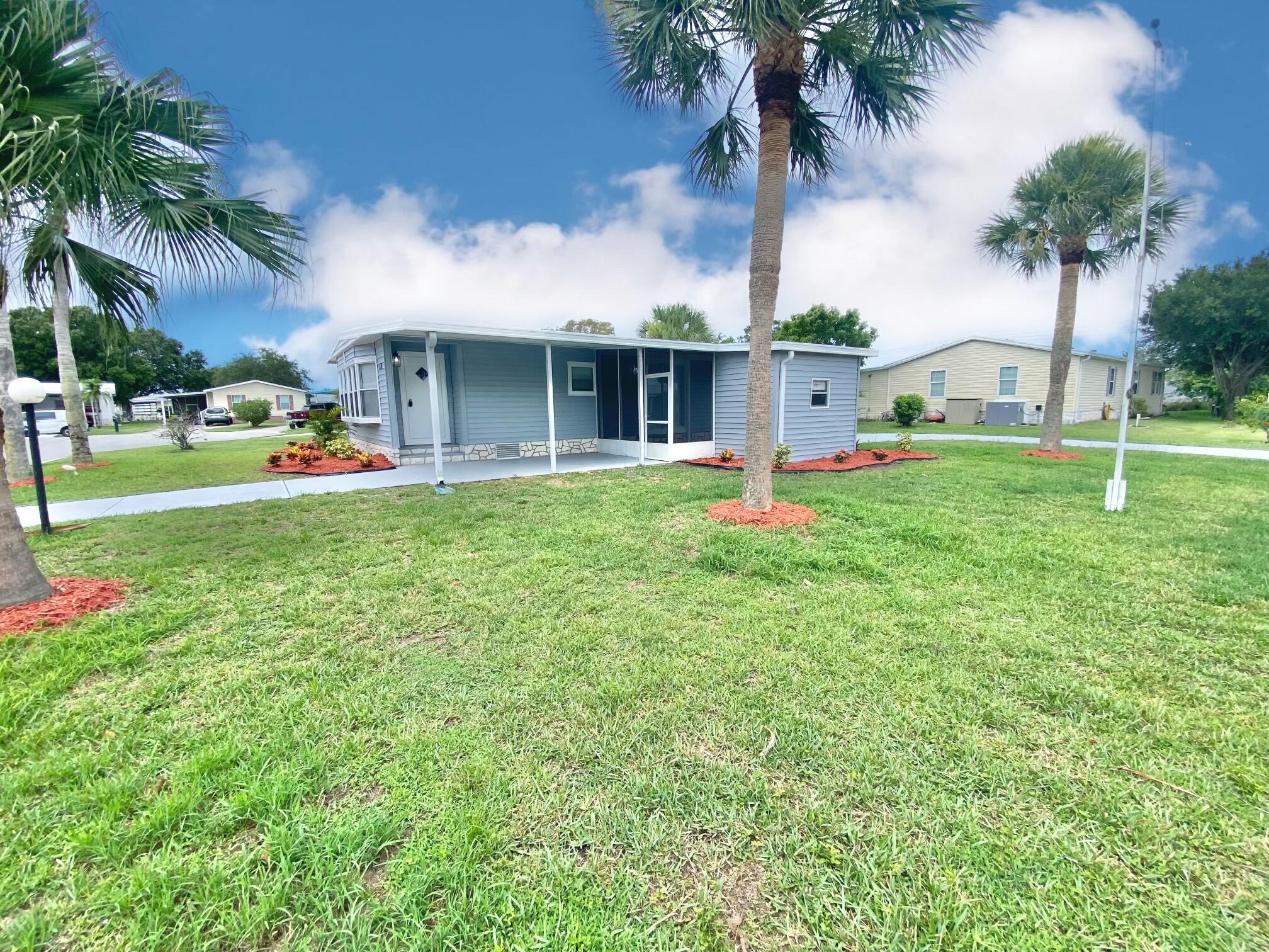 1038 Warbler Court Property Photo 2