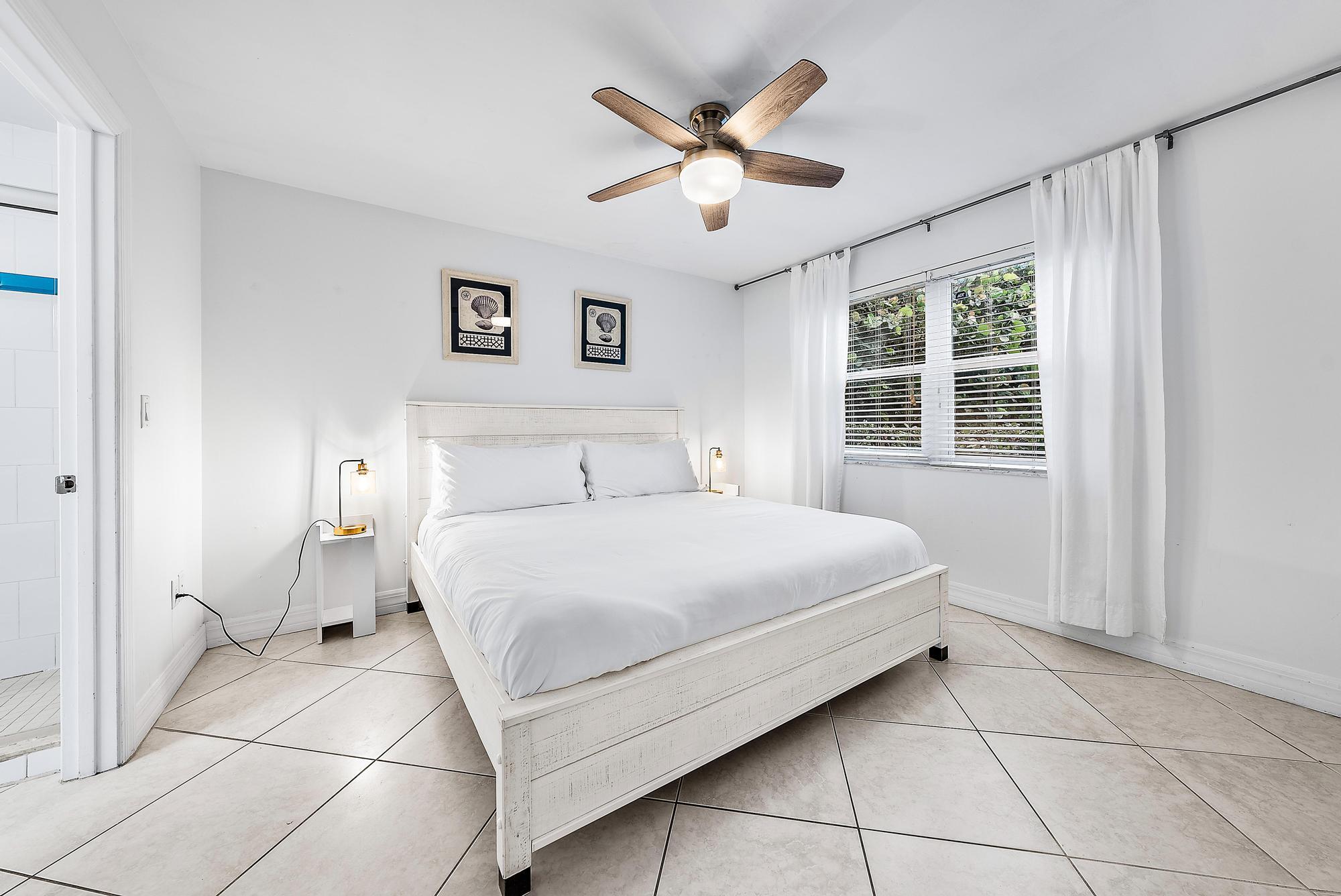 2507 N Ocean Drive Property Photo 28