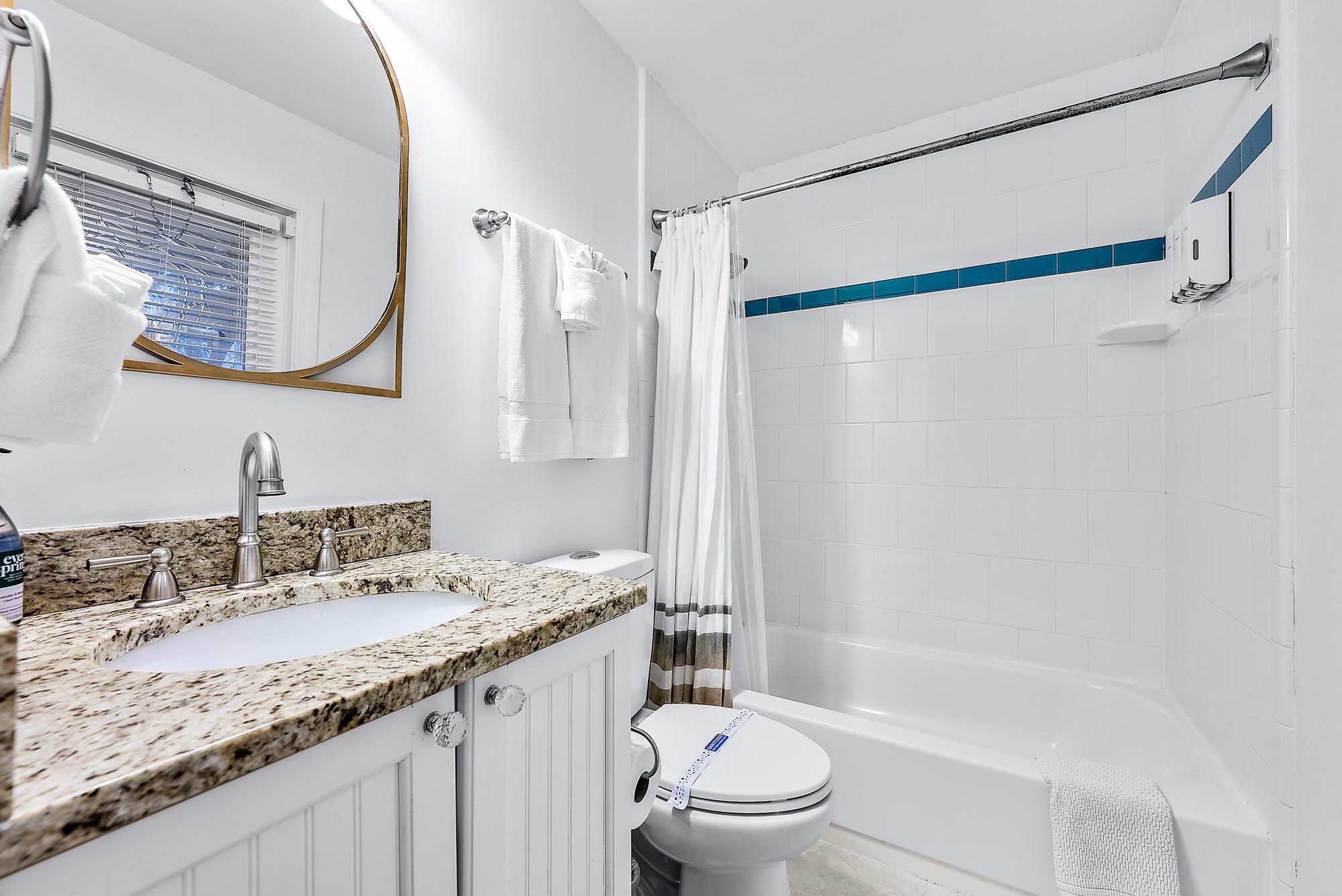 2507 N Ocean Drive Property Photo 32