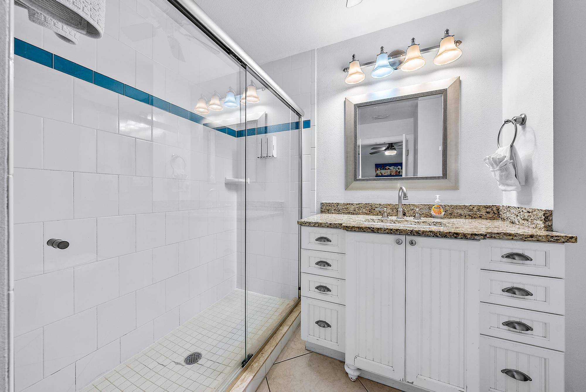 2507 N Ocean Drive Property Photo 48
