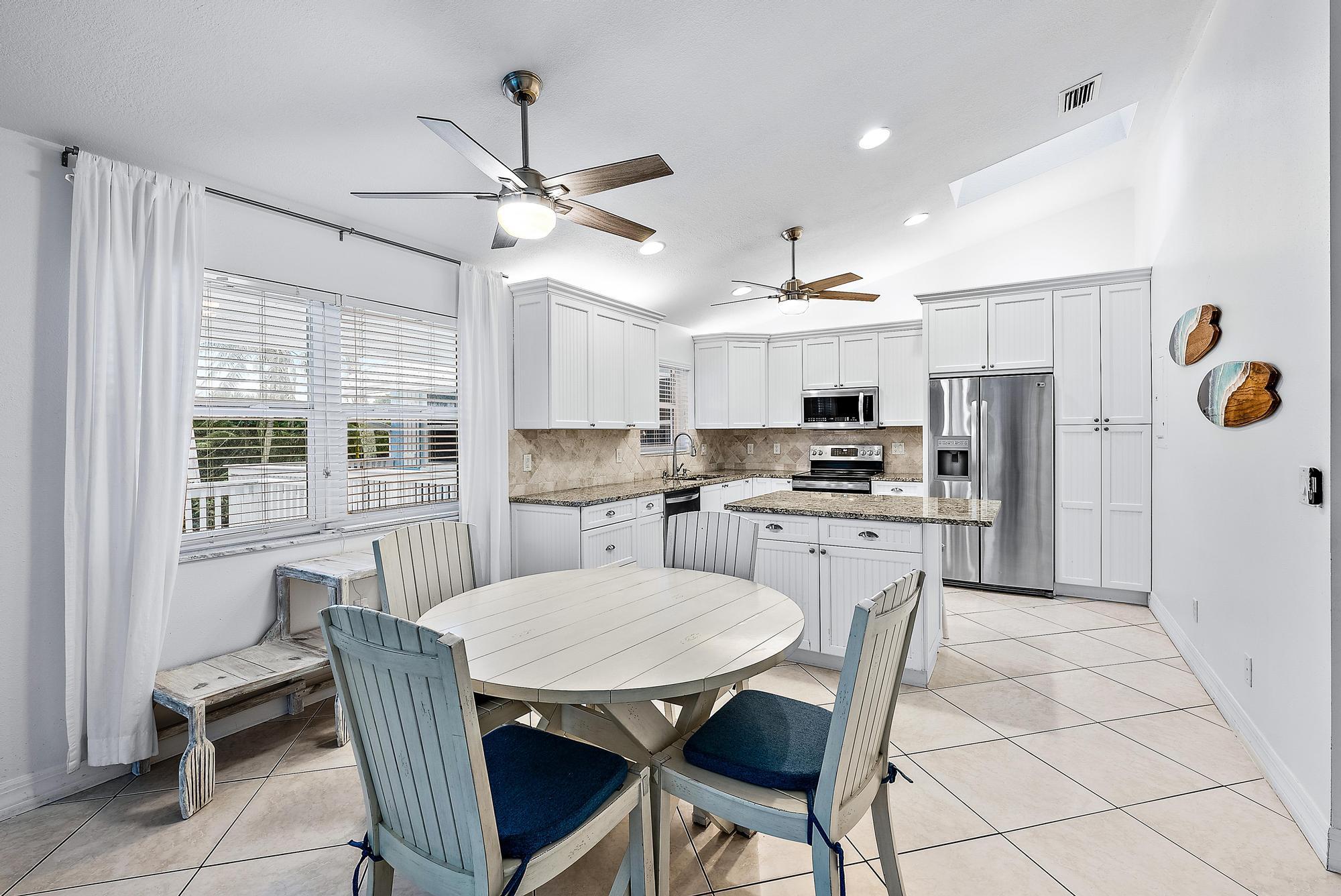 2507 N Ocean Drive Property Photo 52
