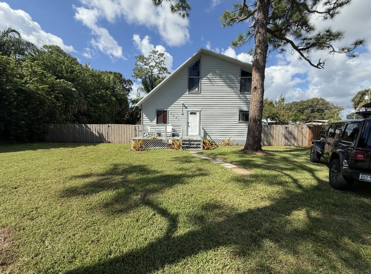 5301 Sunset Boulevard Property Photo 1