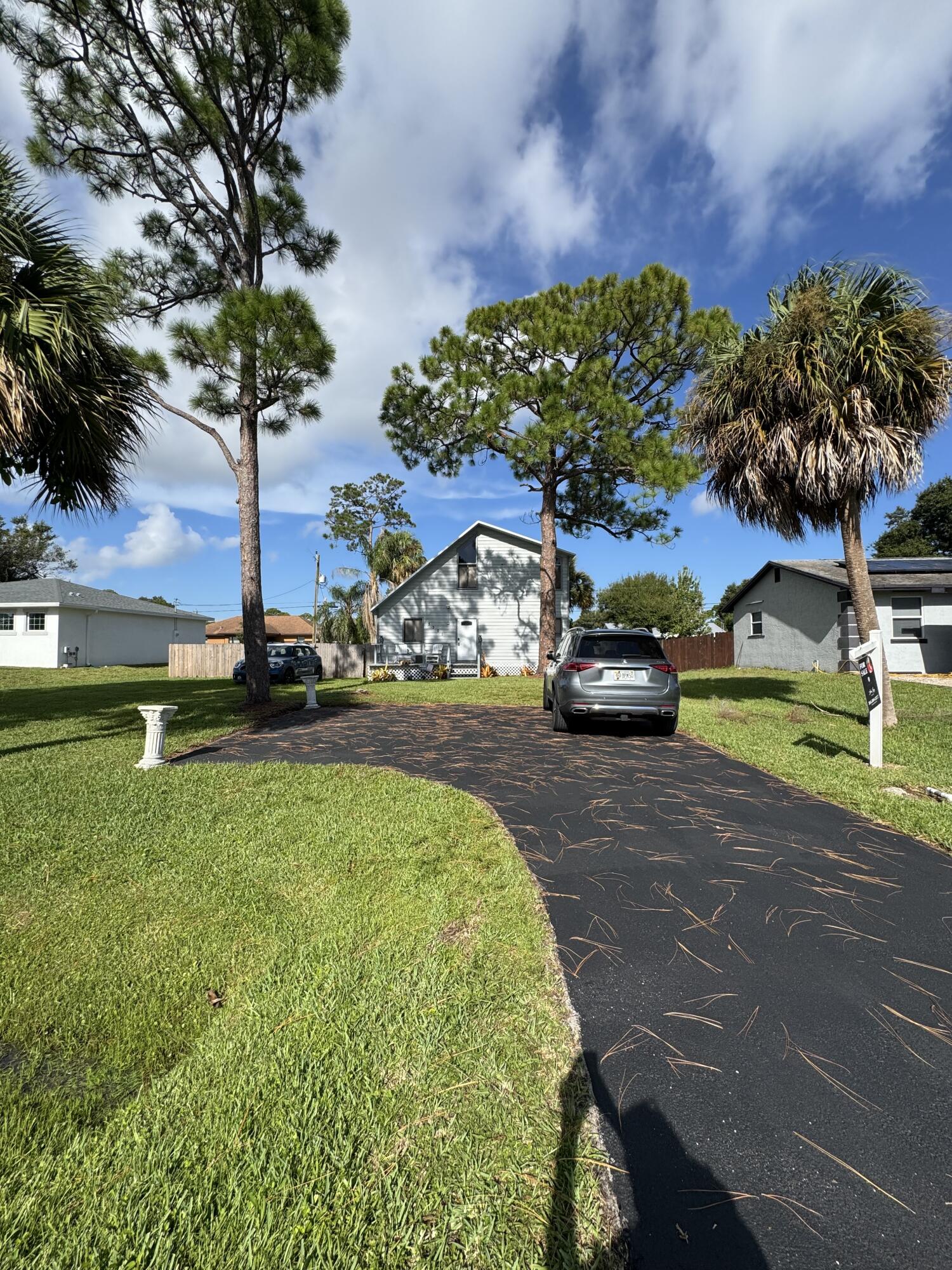 5301 Sunset Boulevard Property Photo 3