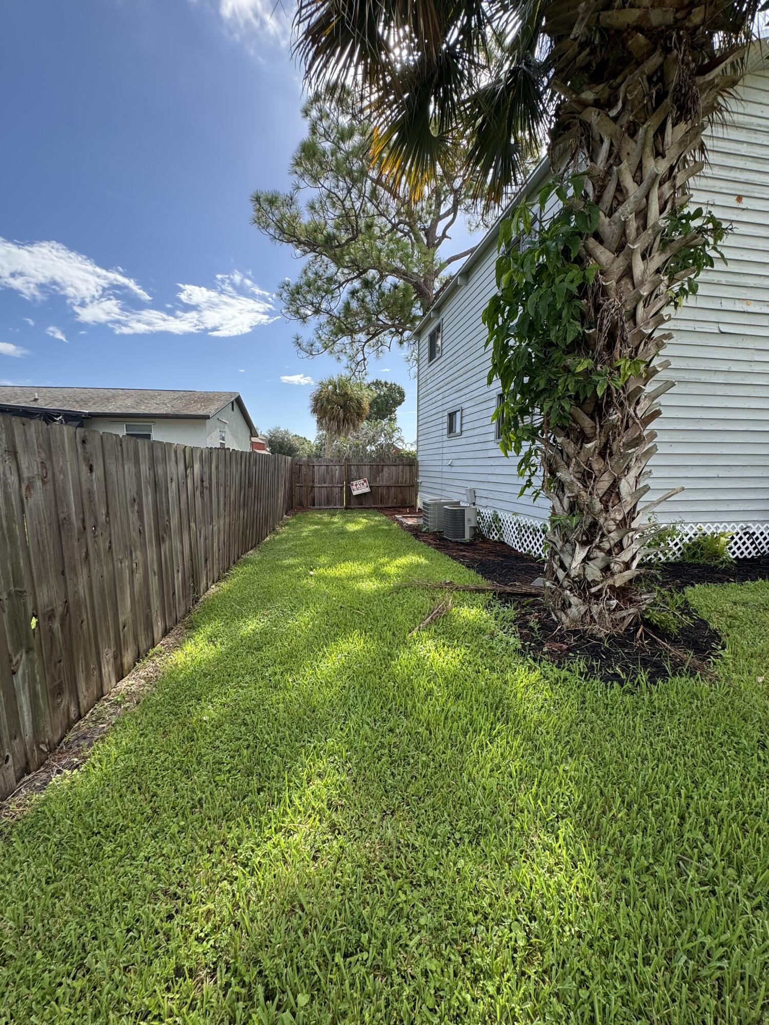 5301 Sunset Boulevard Property Photo 5