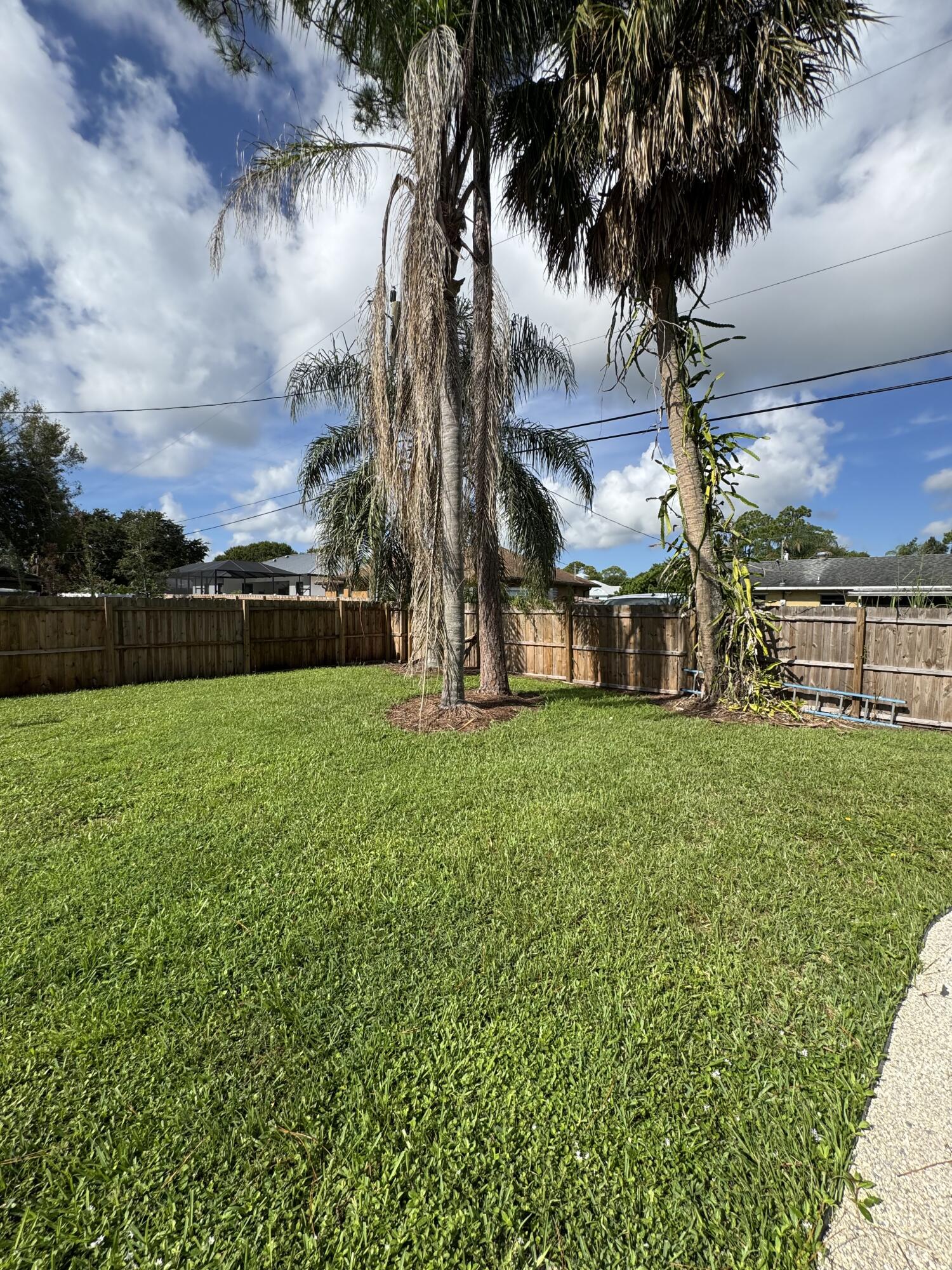 5301 Sunset Boulevard Property Photo 6