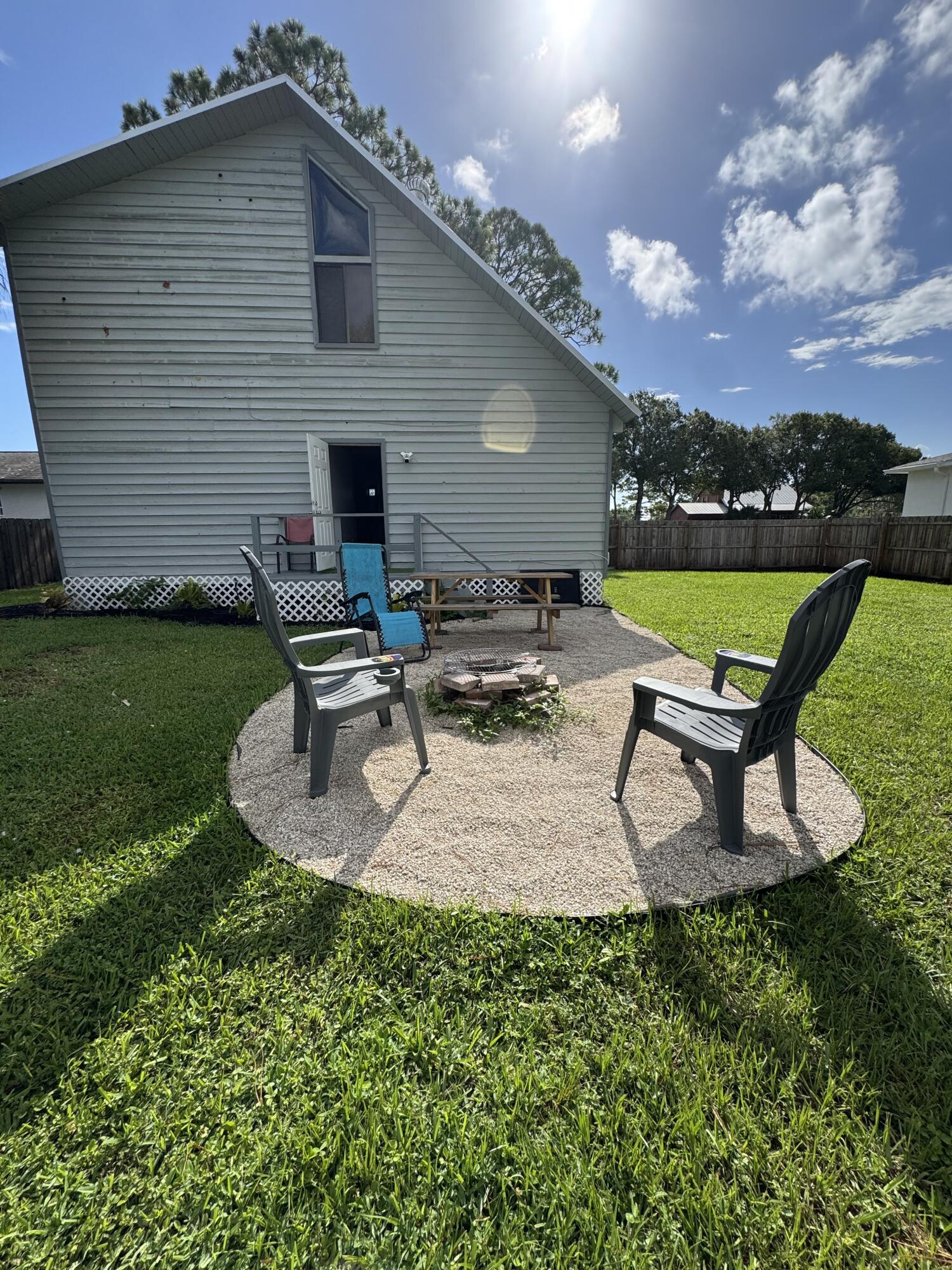 5301 Sunset Boulevard Property Photo 11