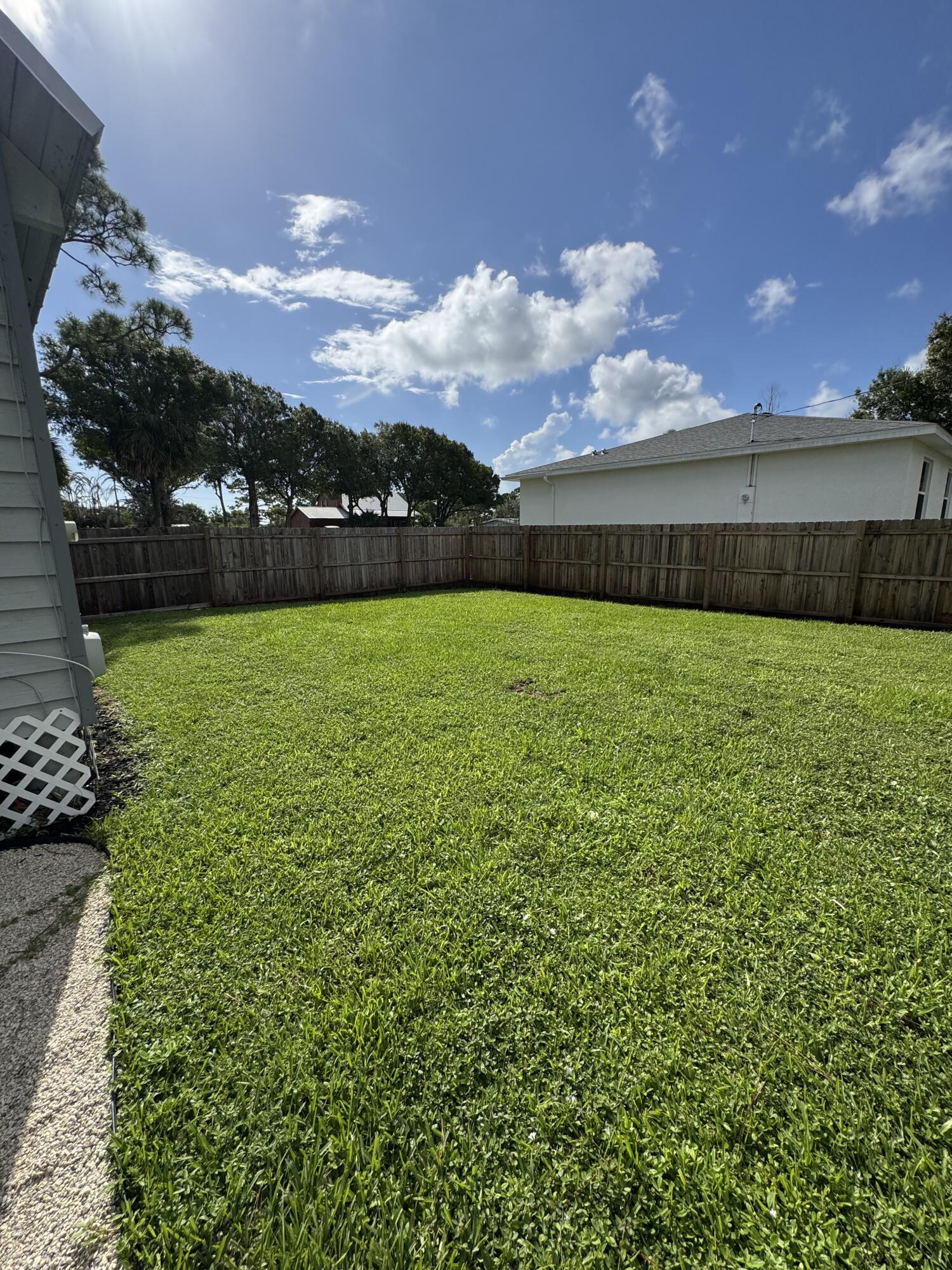 5301 Sunset Boulevard Property Photo 13