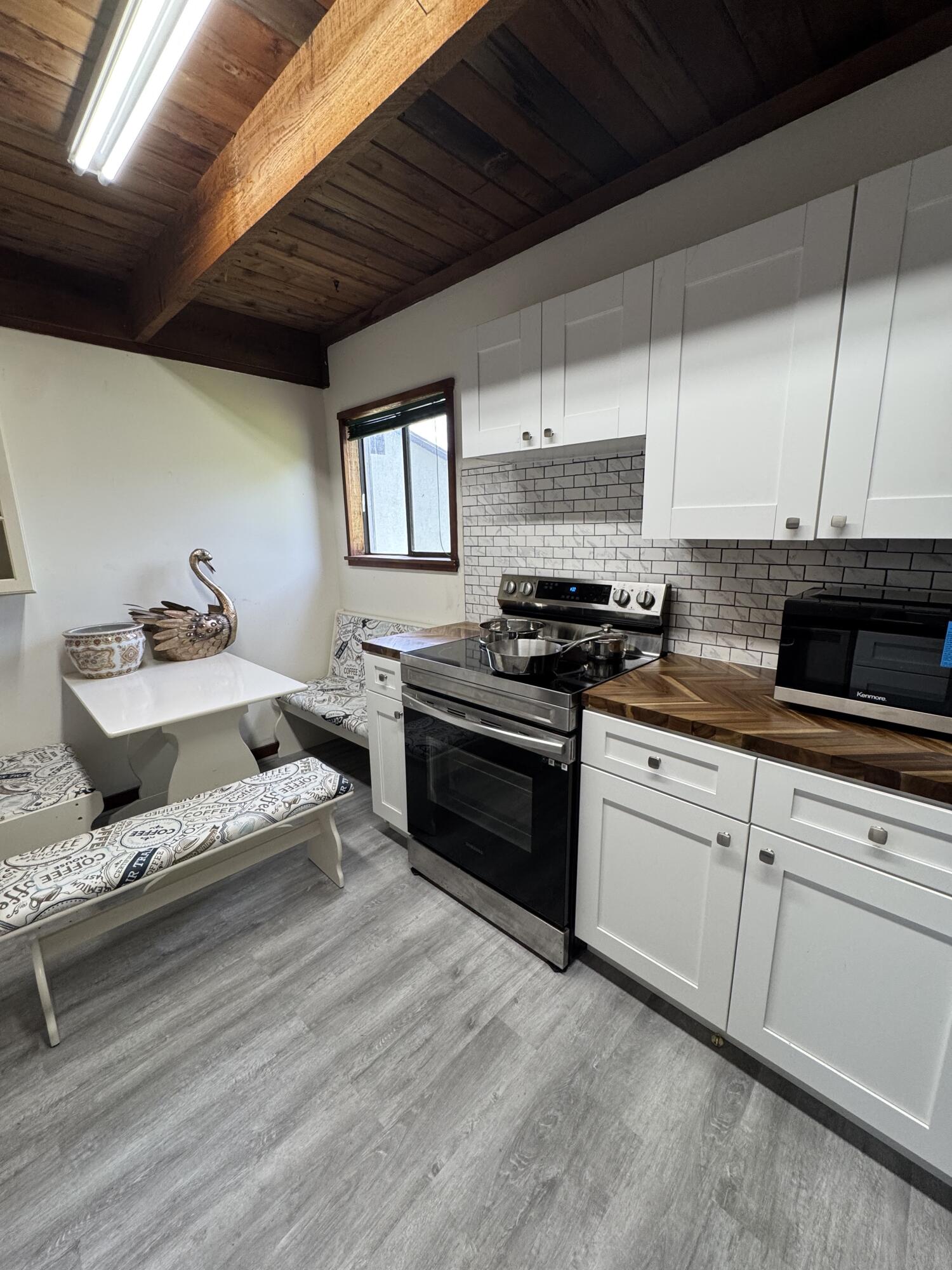 5301 Sunset Boulevard Property Photo 15