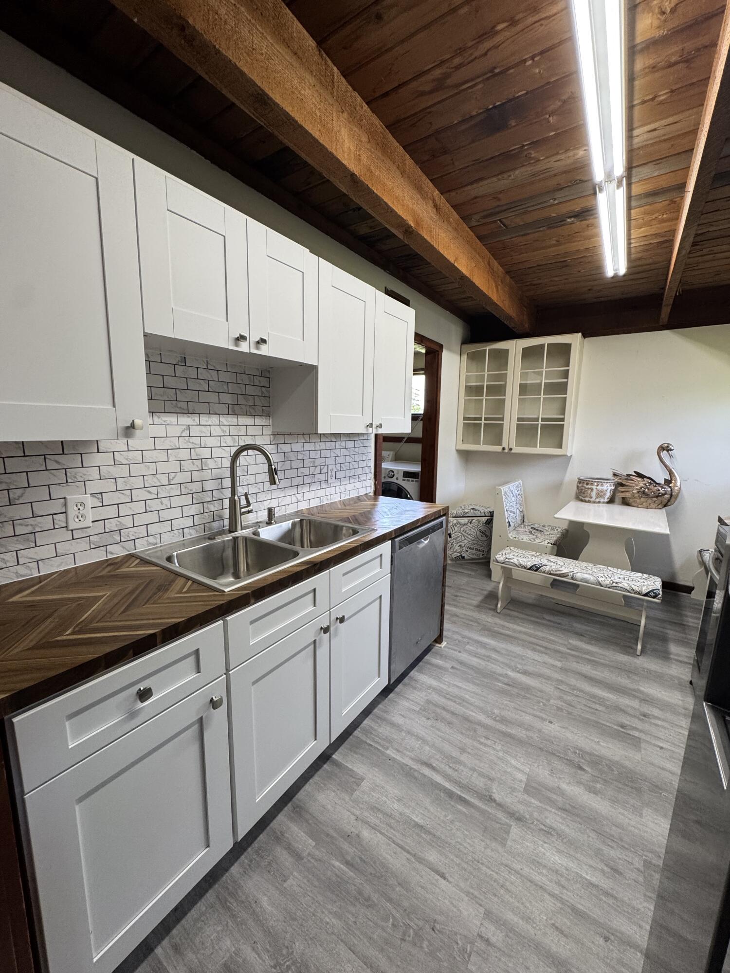 5301 Sunset Boulevard Property Photo 16