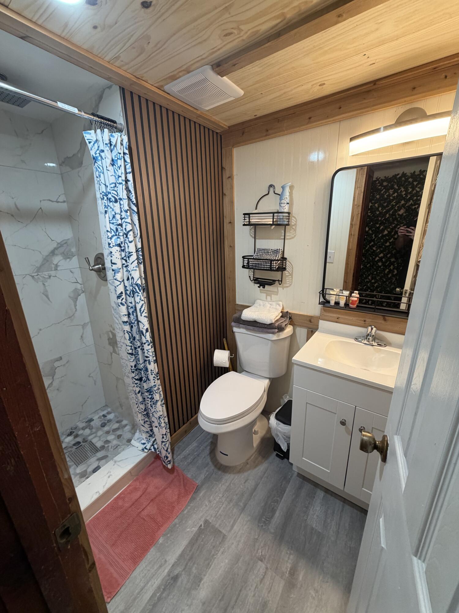5301 Sunset Boulevard Property Photo 23