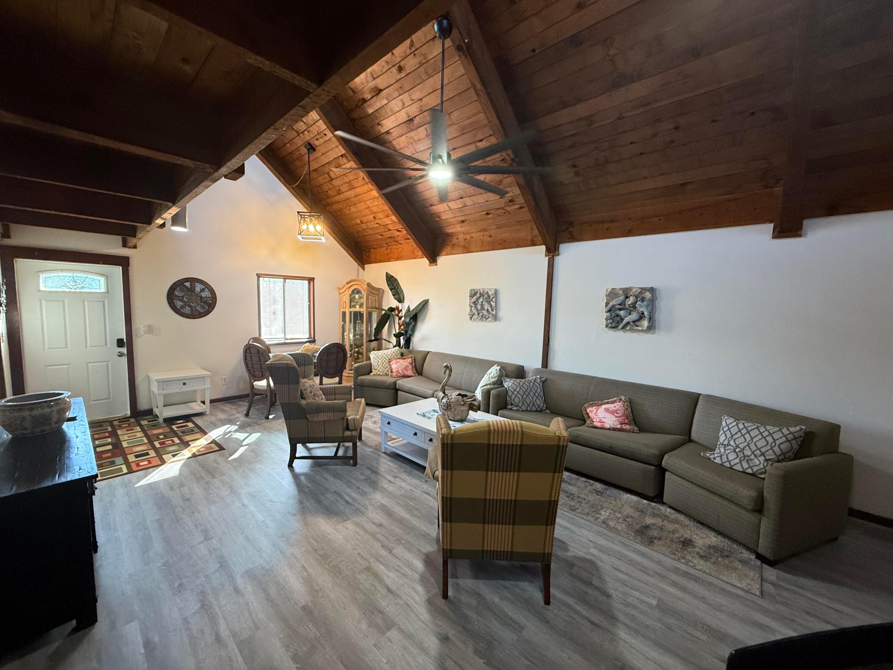 5301 Sunset Boulevard Property Photo 29