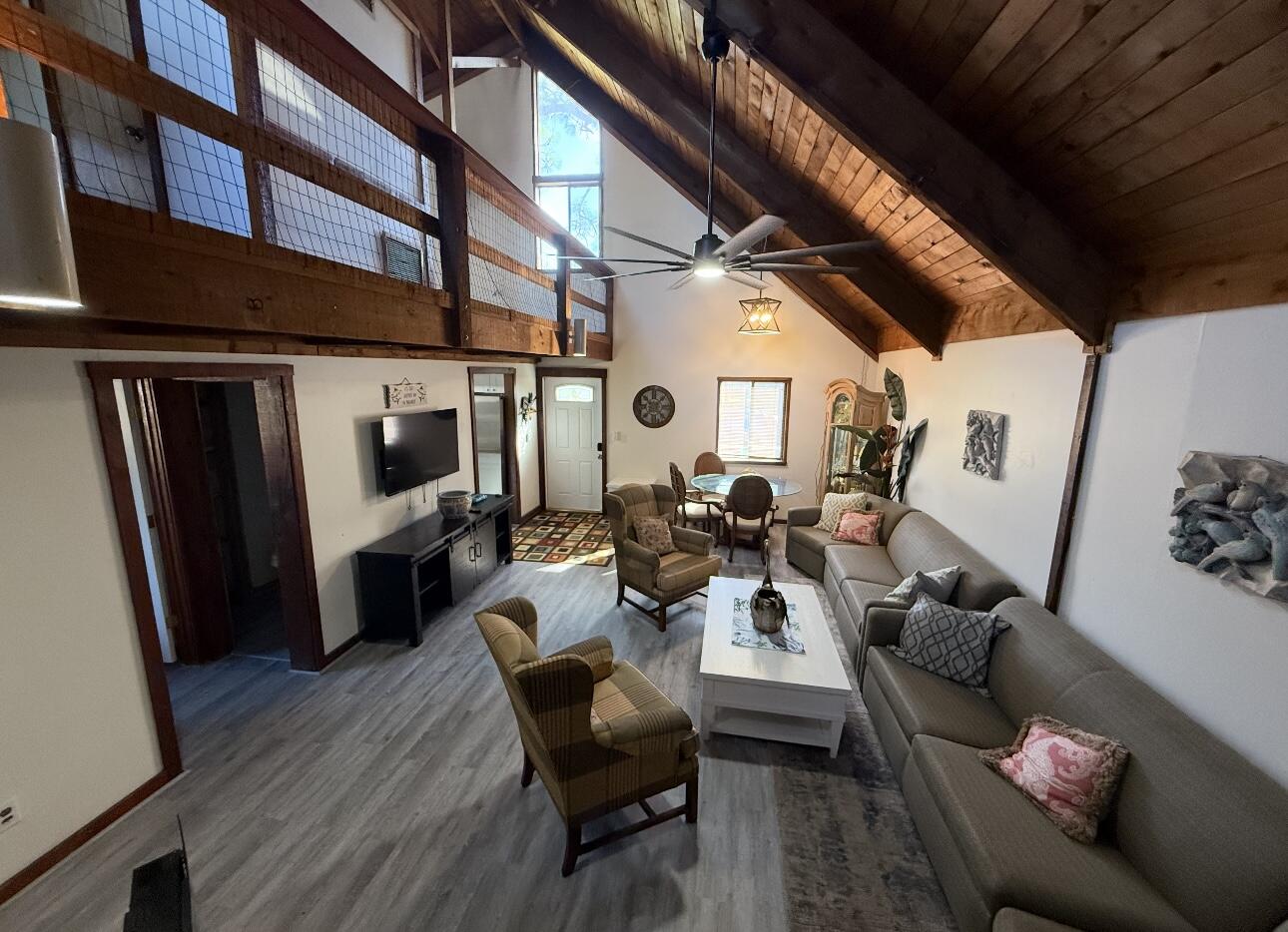 5301 Sunset Boulevard Property Photo 30