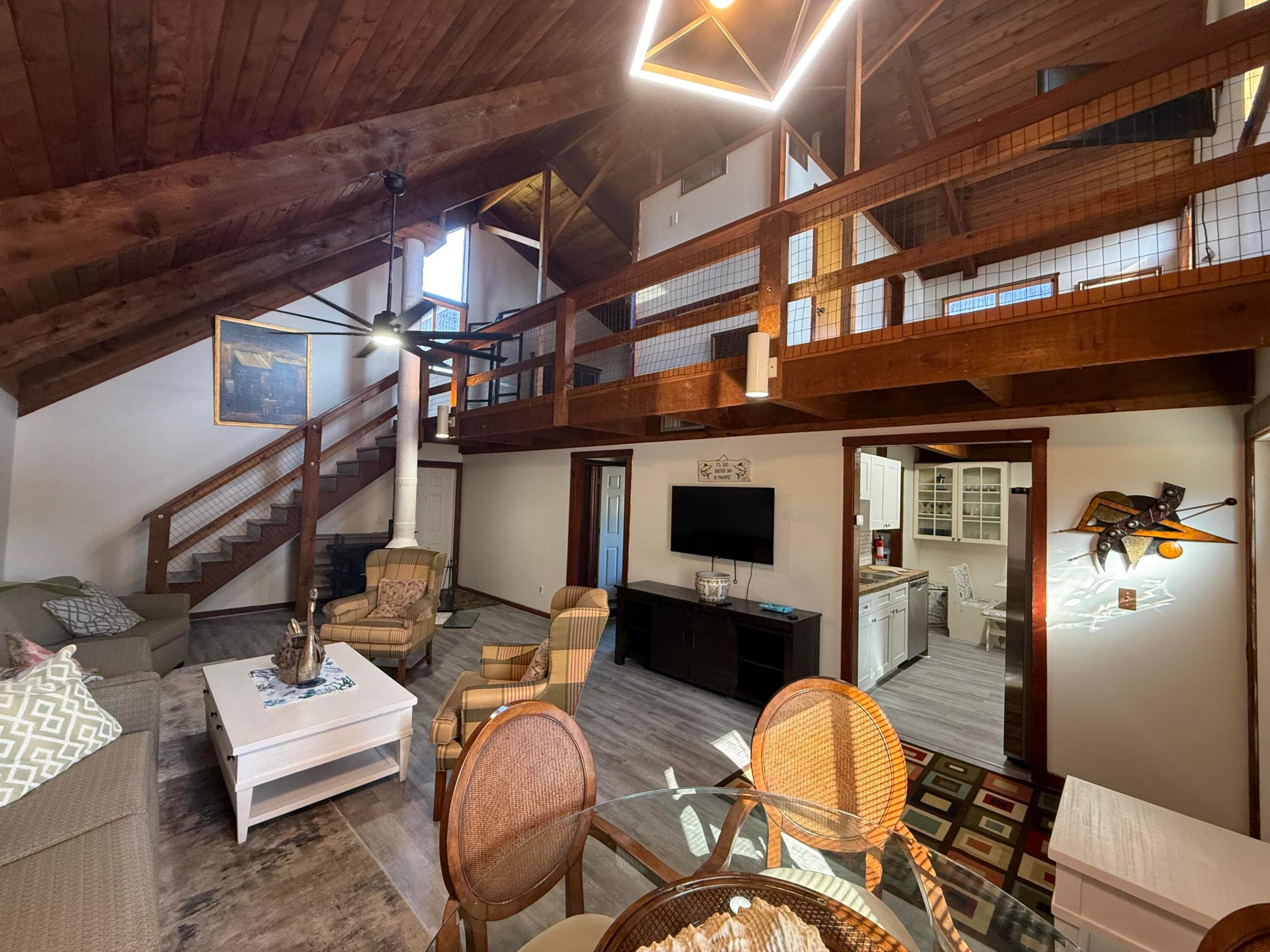 5301 Sunset Boulevard Property Photo 39
