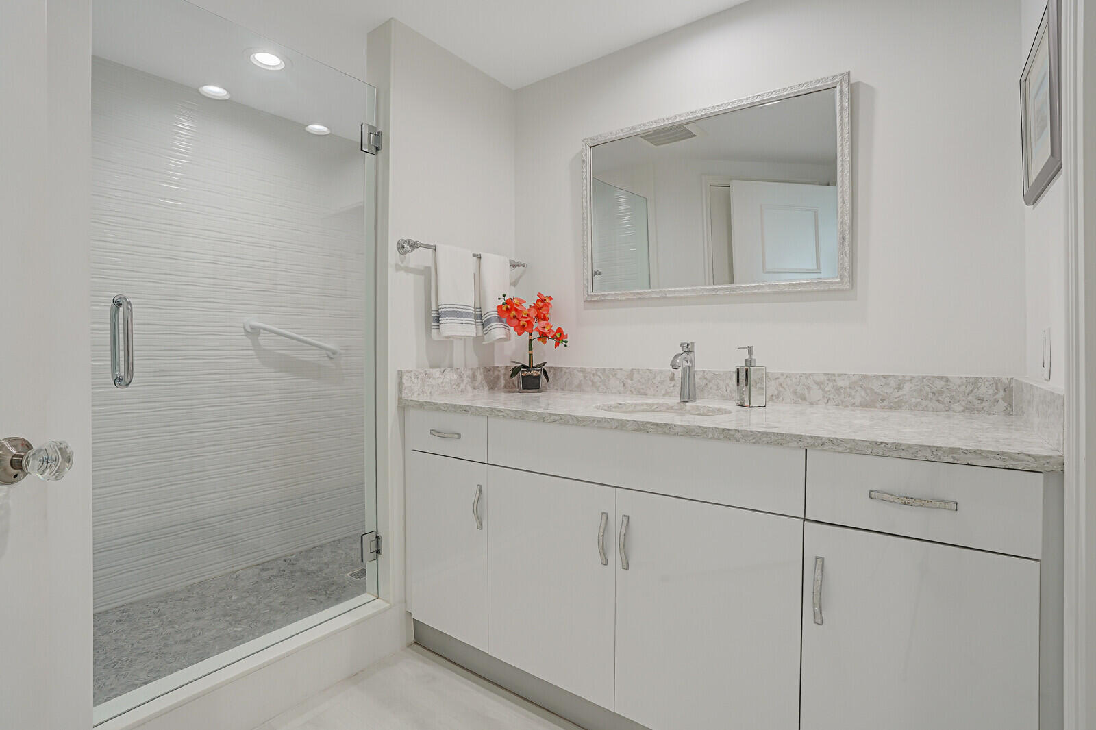 3620 Gardens Parkway 802b Property Photo 40