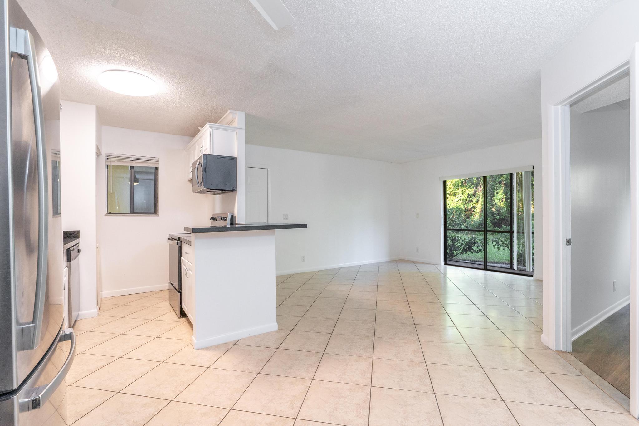 567 Trace Cir Circle Property Photo 4