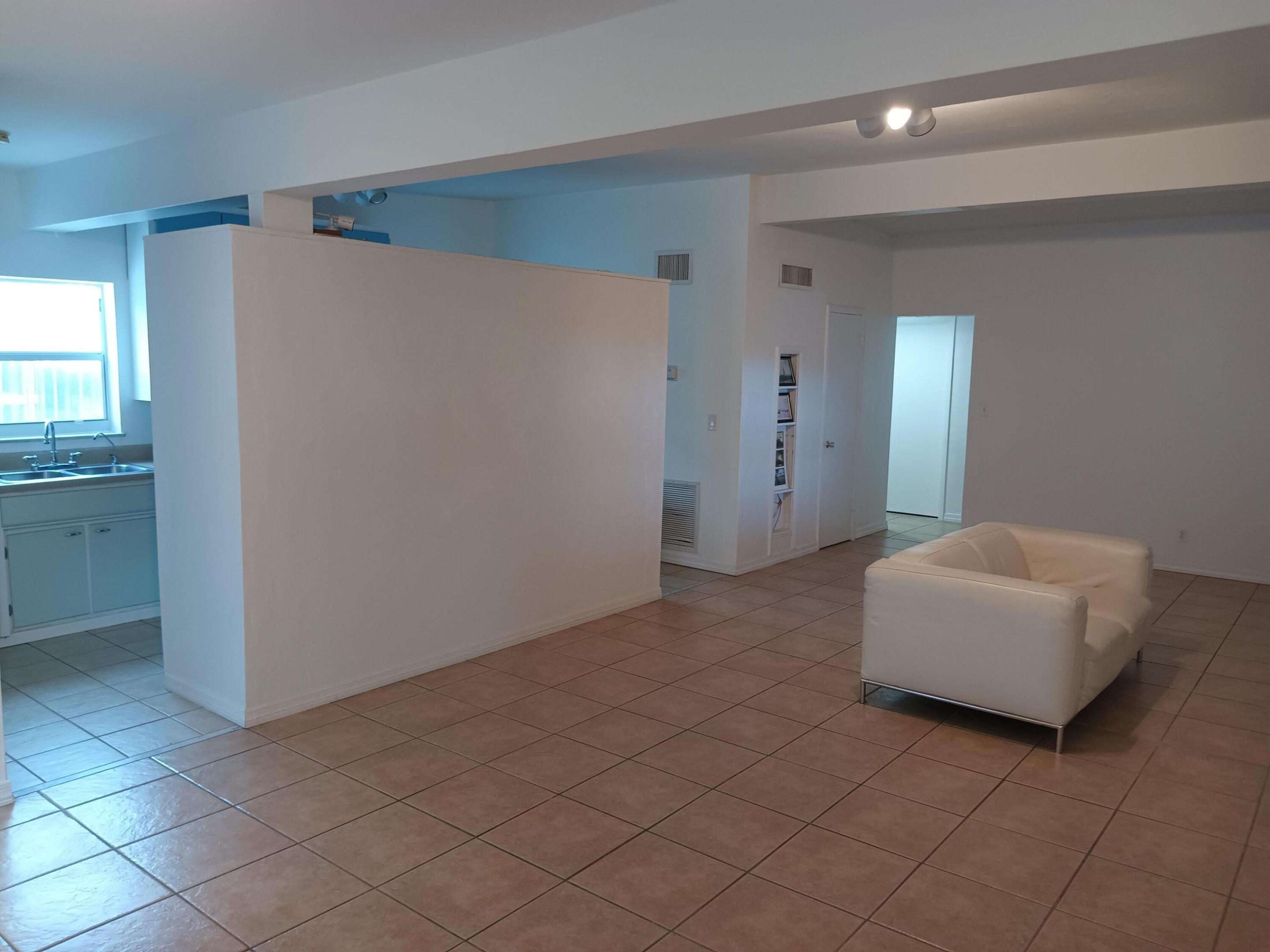 100 Se Naranja Avenue Property Photo 10