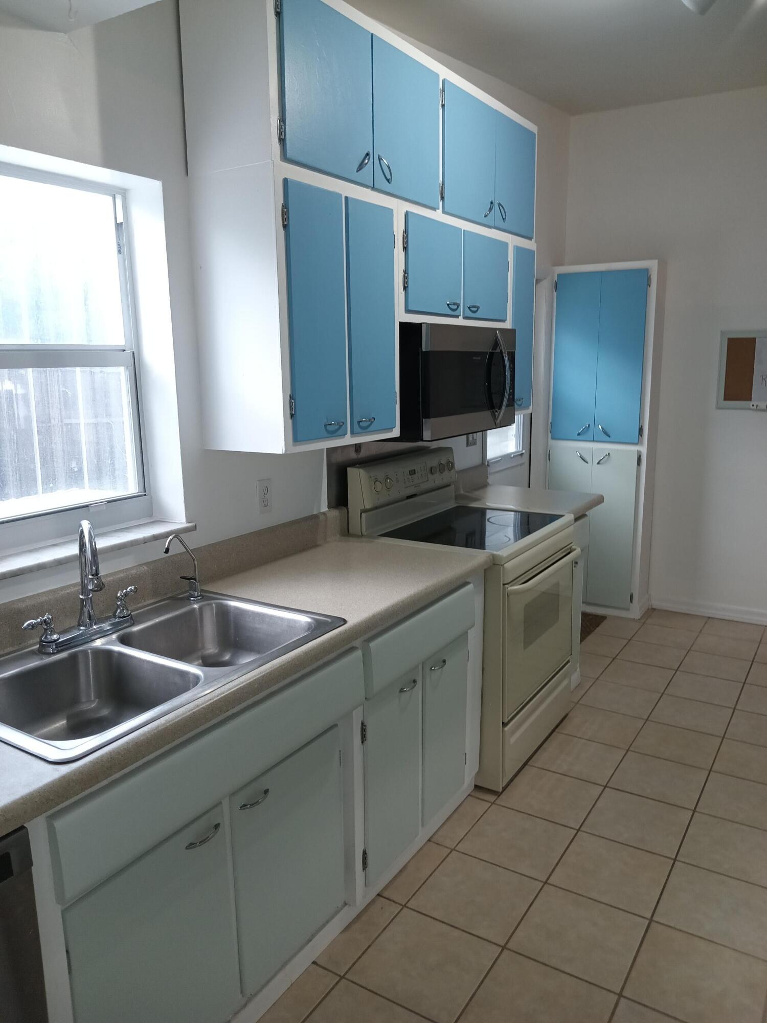 100 Se Naranja Avenue Property Photo 15