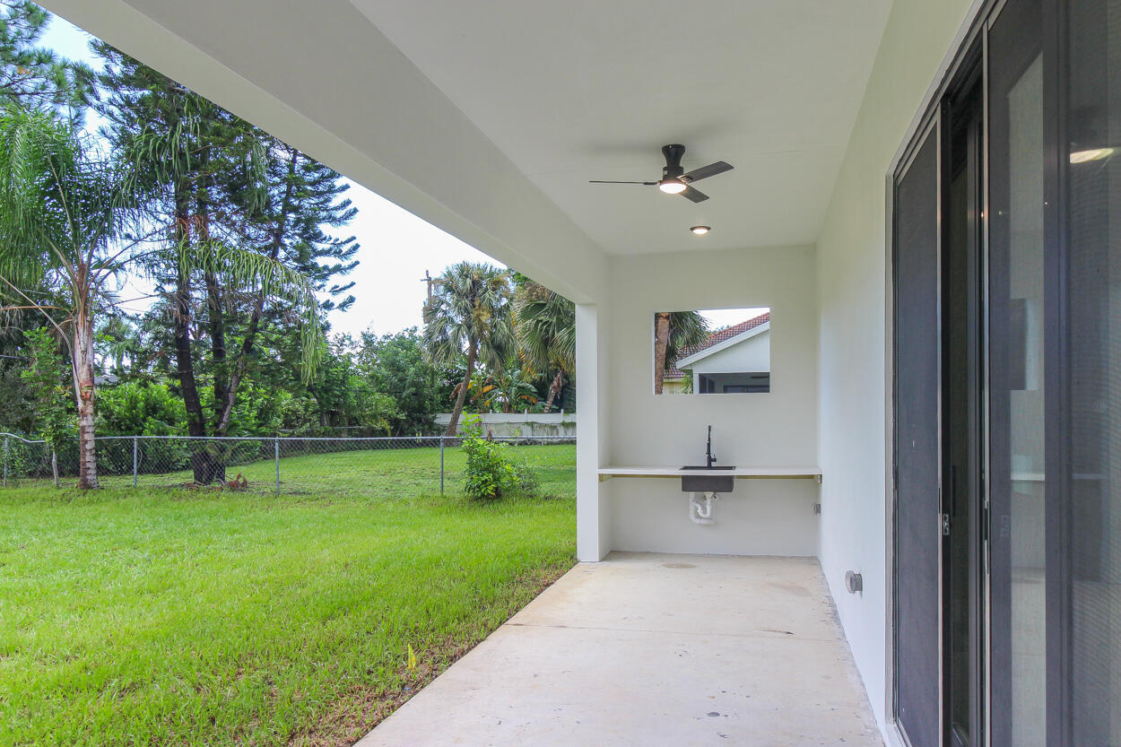 1143 Sw Estaugh Avenue Property Photo 17