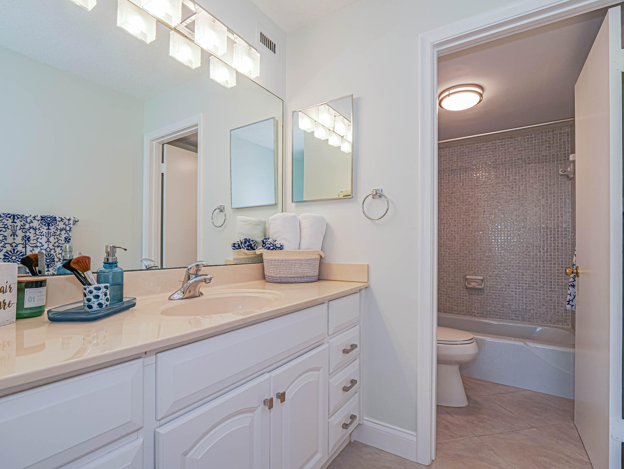 3200 N Highway A1a 104 Property Photo 16