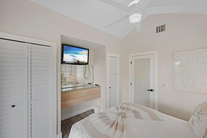 5092 Sunset Village Drive Property Photo 32