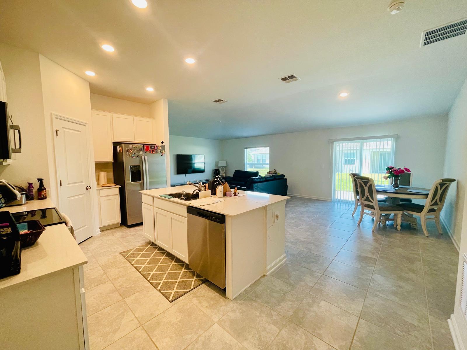 639 Daring Drive Property Photo 3