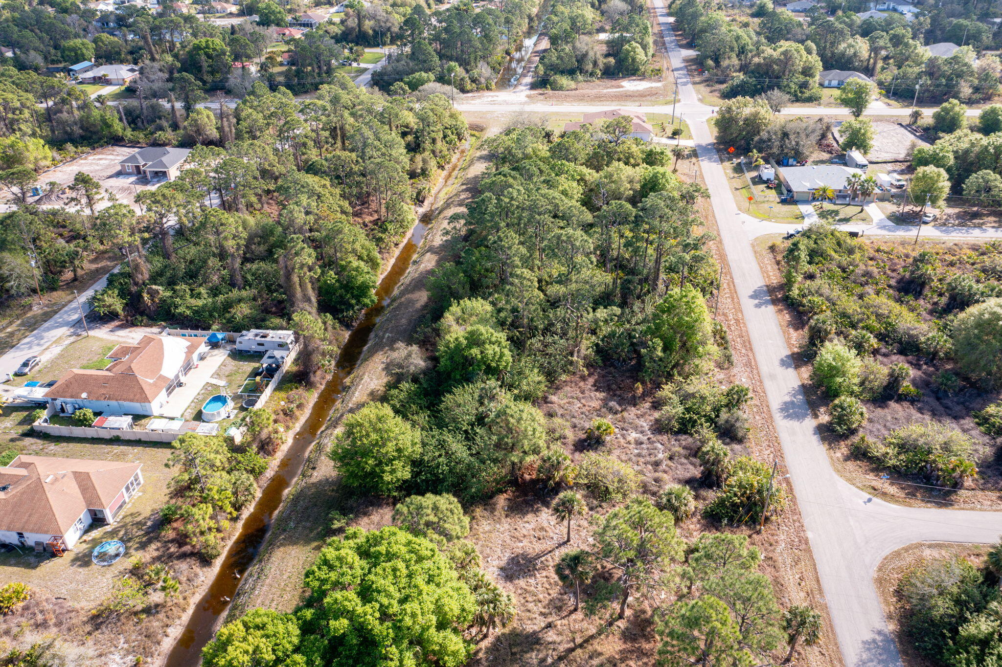 773 Cadis Street E Property Photo 1