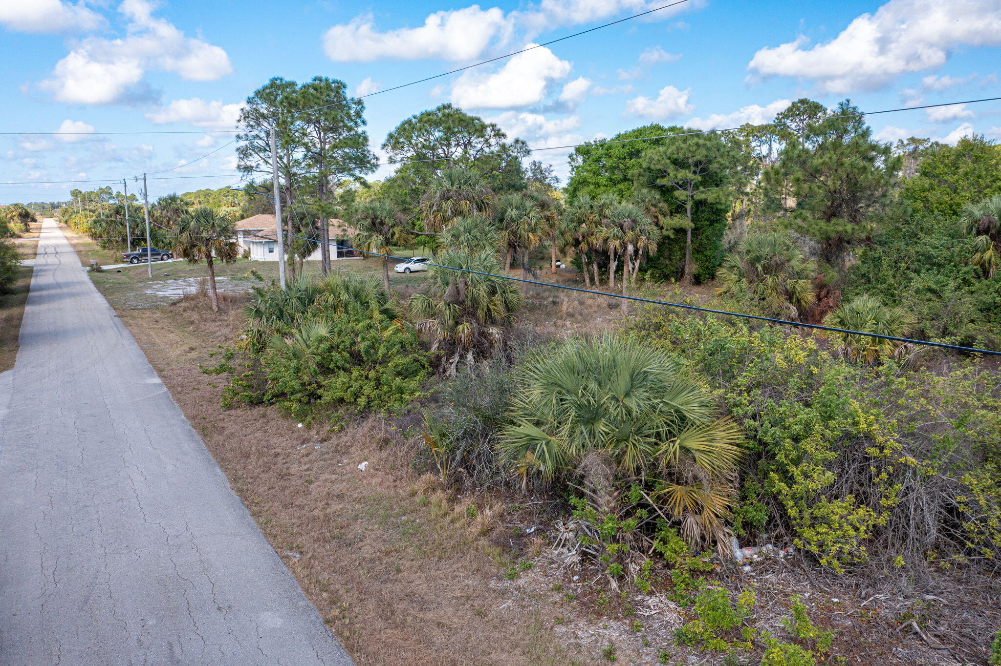 773 Cadis Street E Property Photo 5