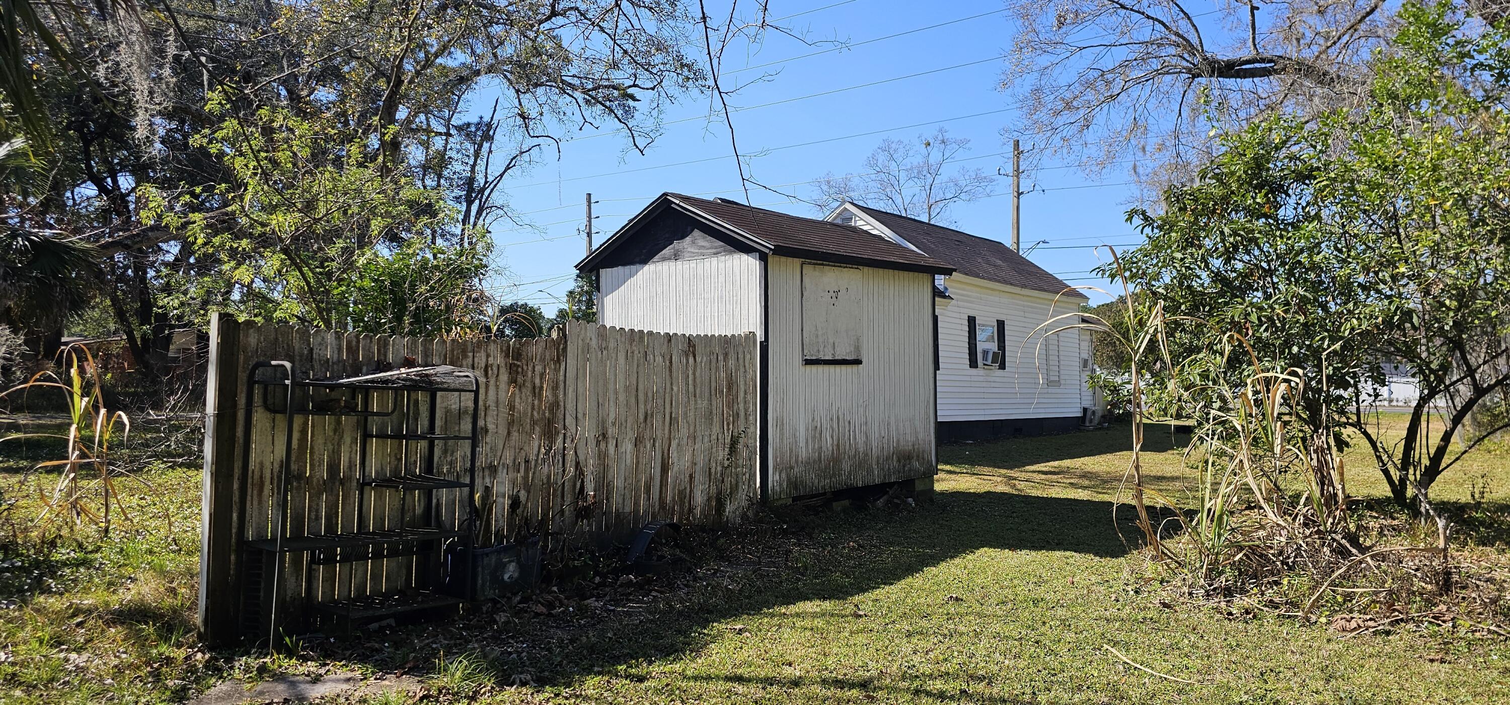 5676 Soutel Drive Property Photo 6