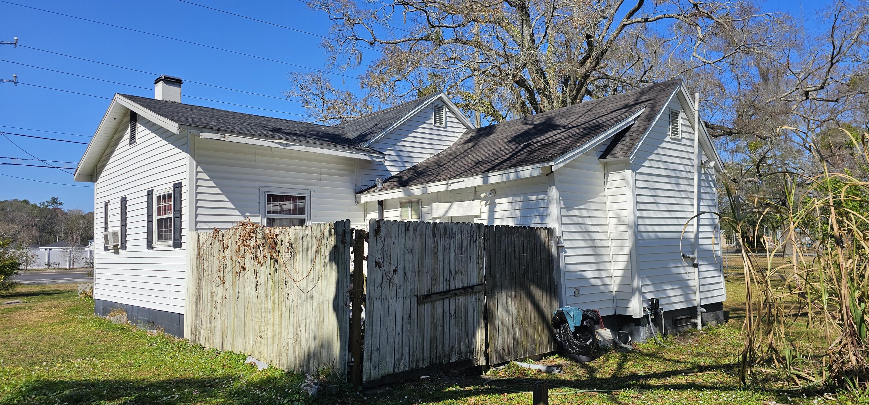 5676 Soutel Drive Property Photo 8
