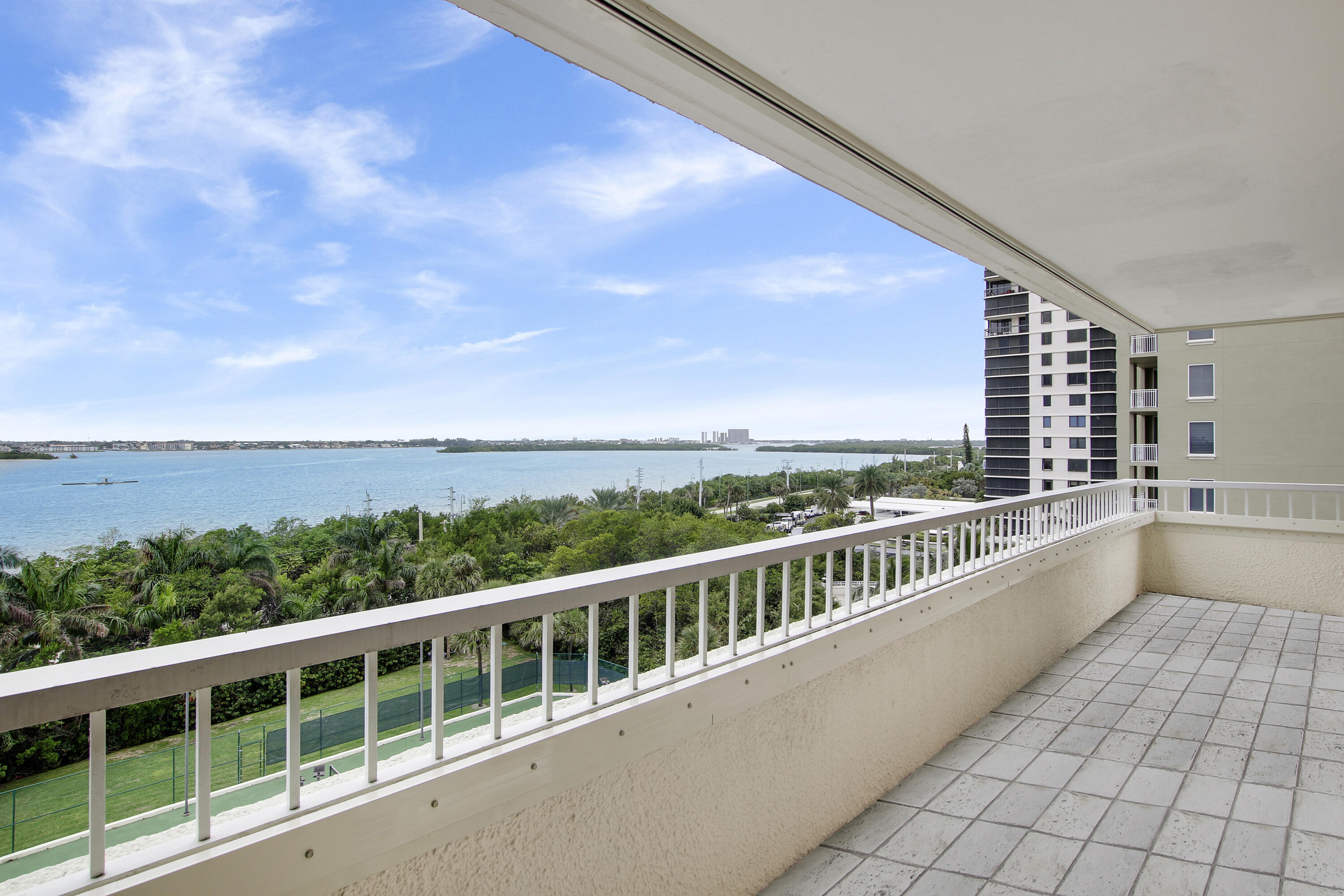 5280 N Ocean Drive 4d Property Photo 9