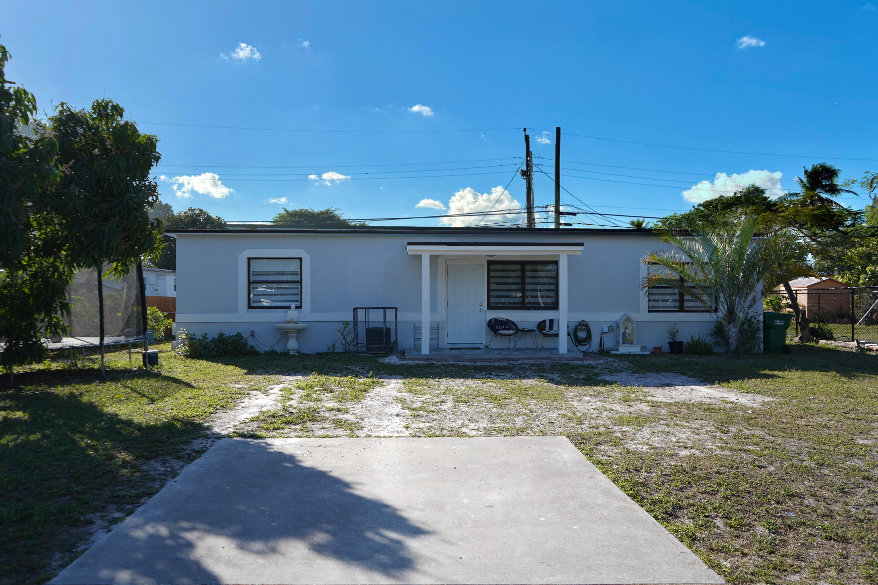 303 NW 28 Way