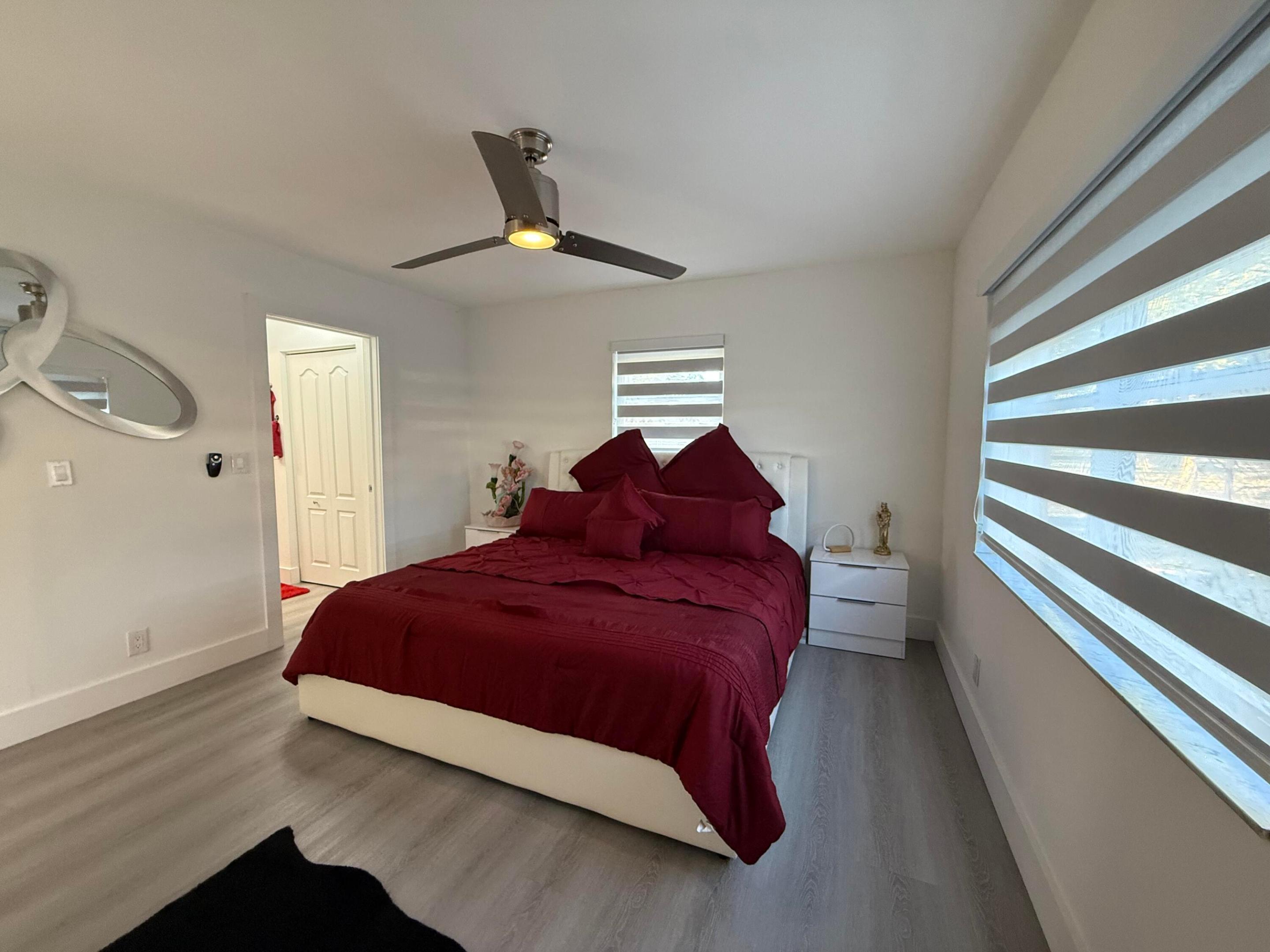303 Nw 28 Way Property Photo 12