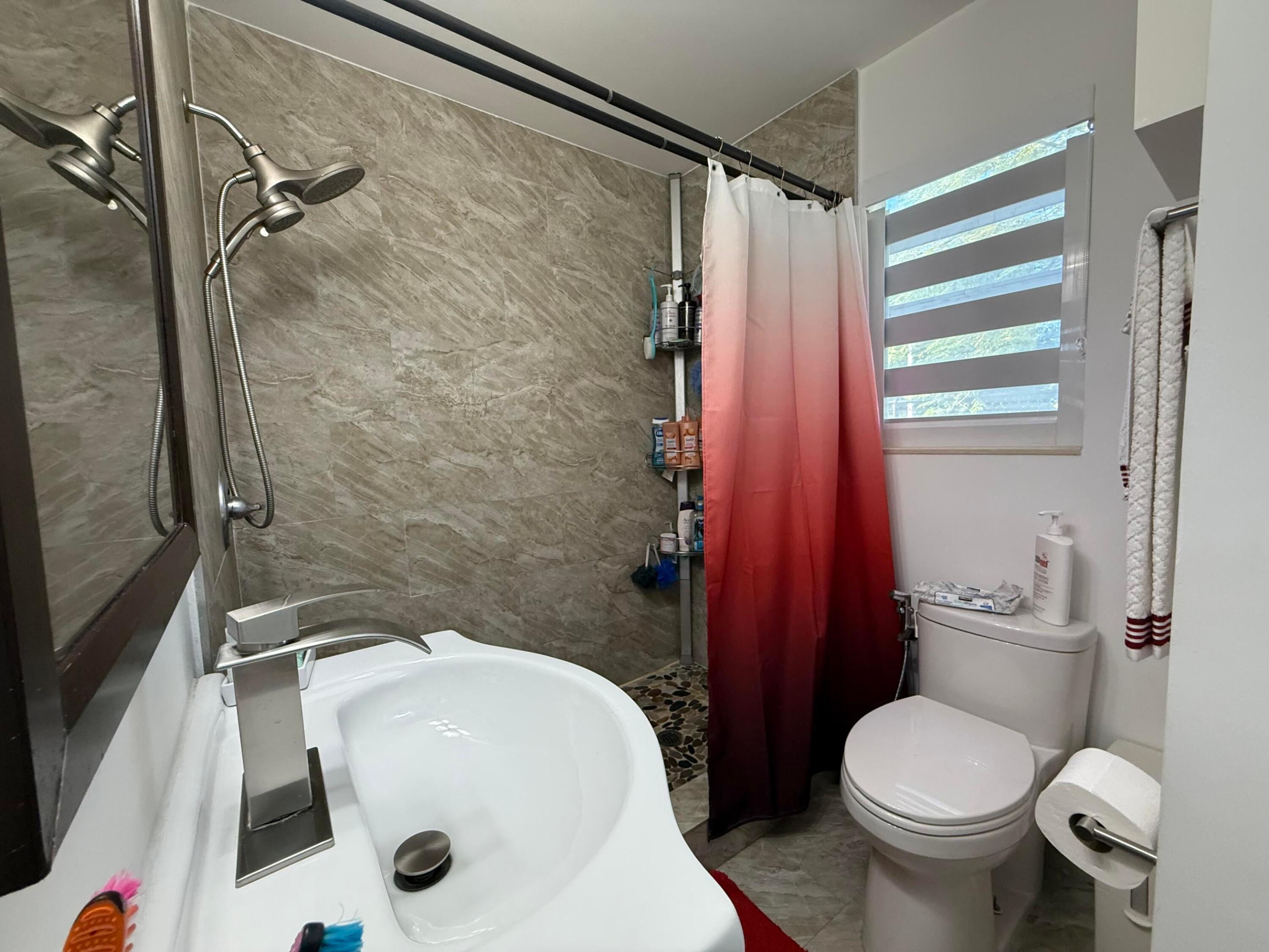 303 Nw 28 Way Property Photo 14