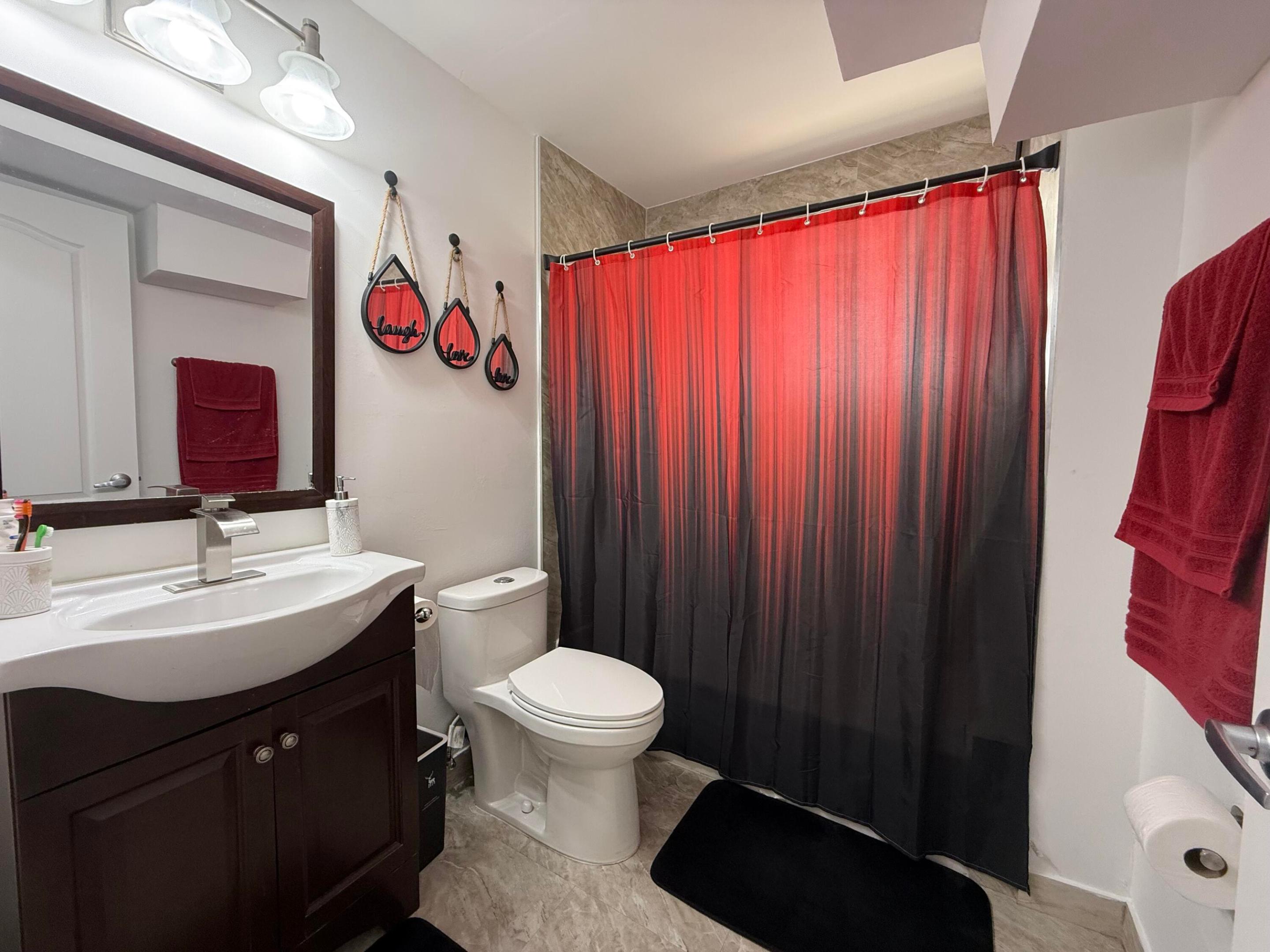 303 Nw 28 Way Property Photo 19