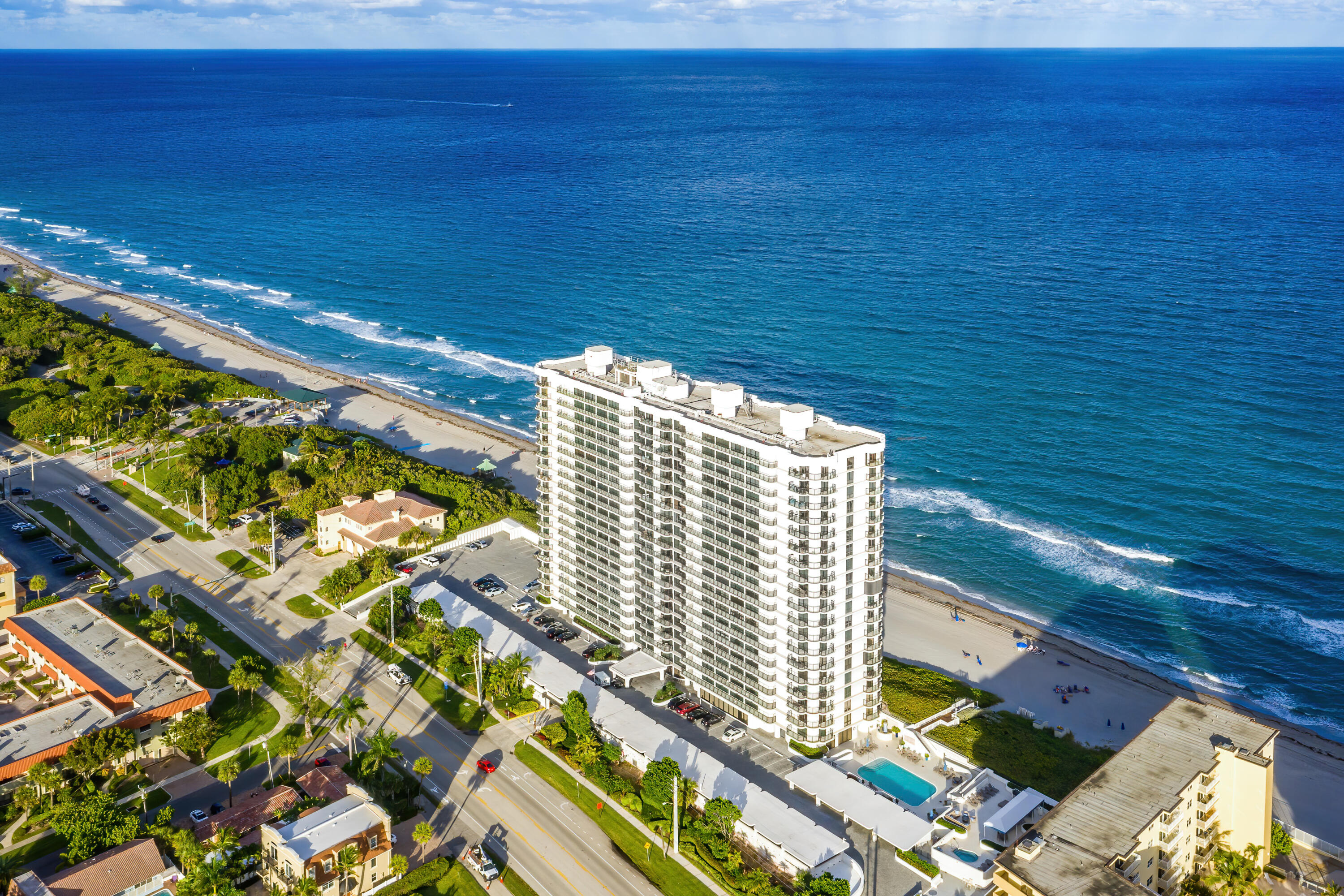 250 S Ocean Boulevard 7e Property Photo 2