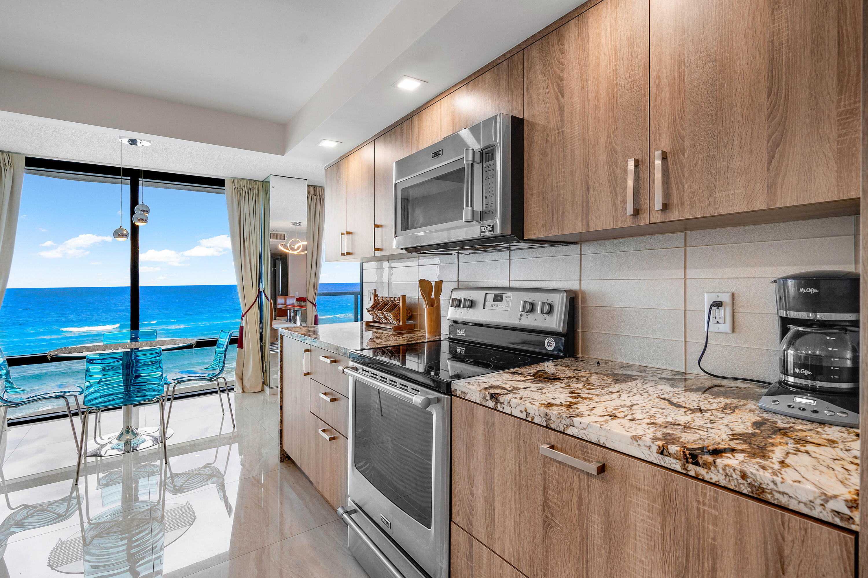 250 S Ocean Boulevard 7e Property Photo 19