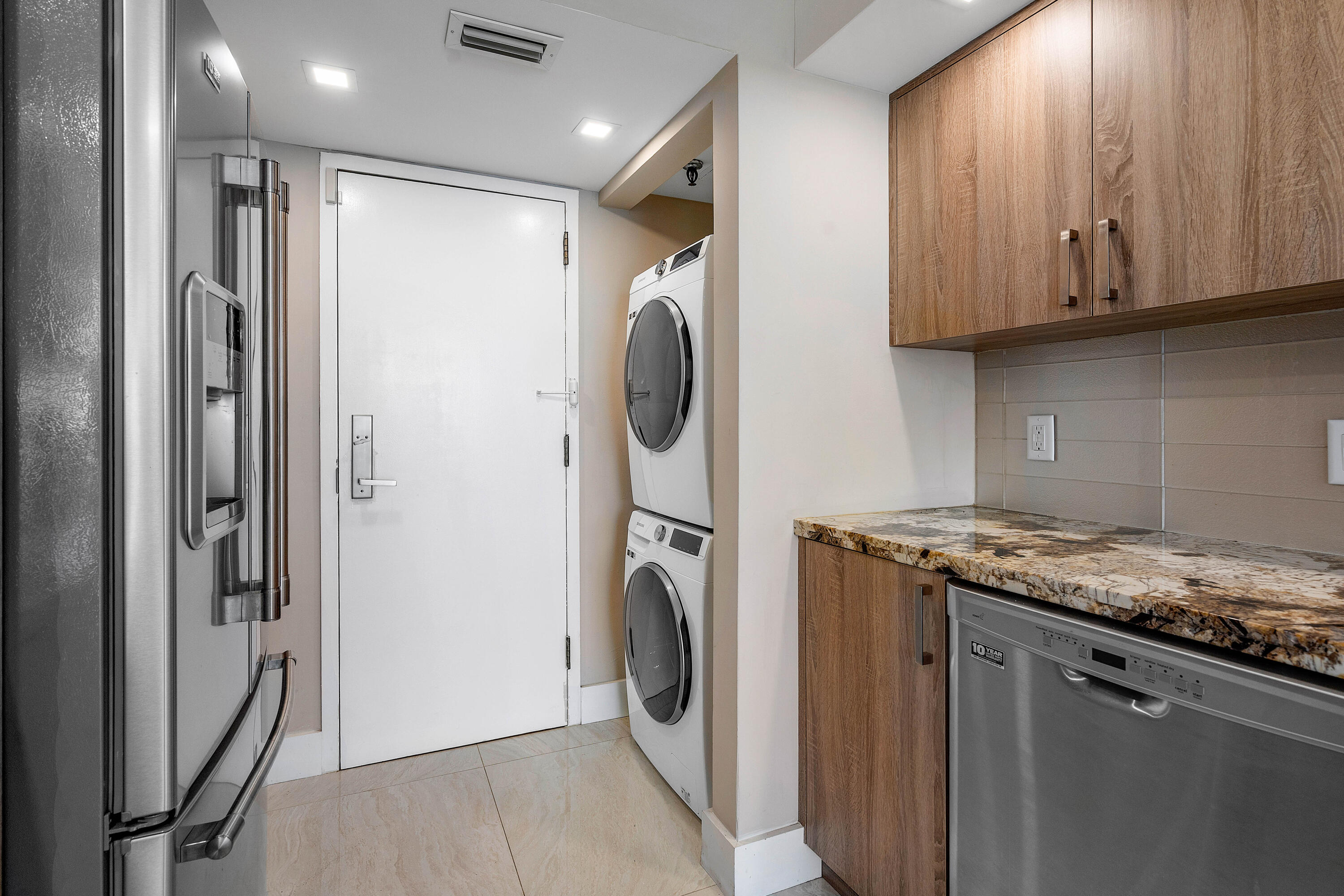 250 S Ocean Boulevard 7e Property Photo 20
