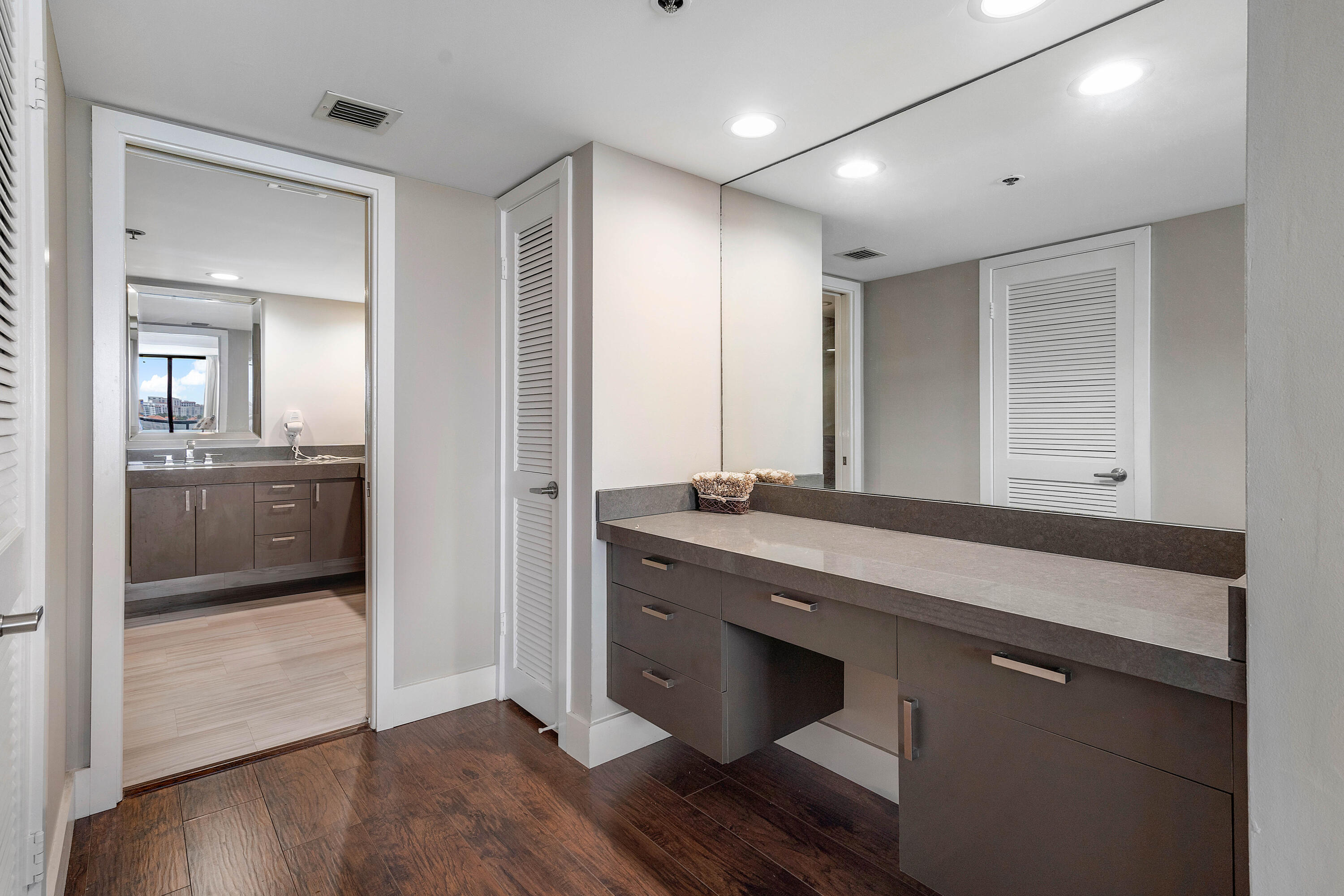 250 S Ocean Boulevard 7e Property Photo 25