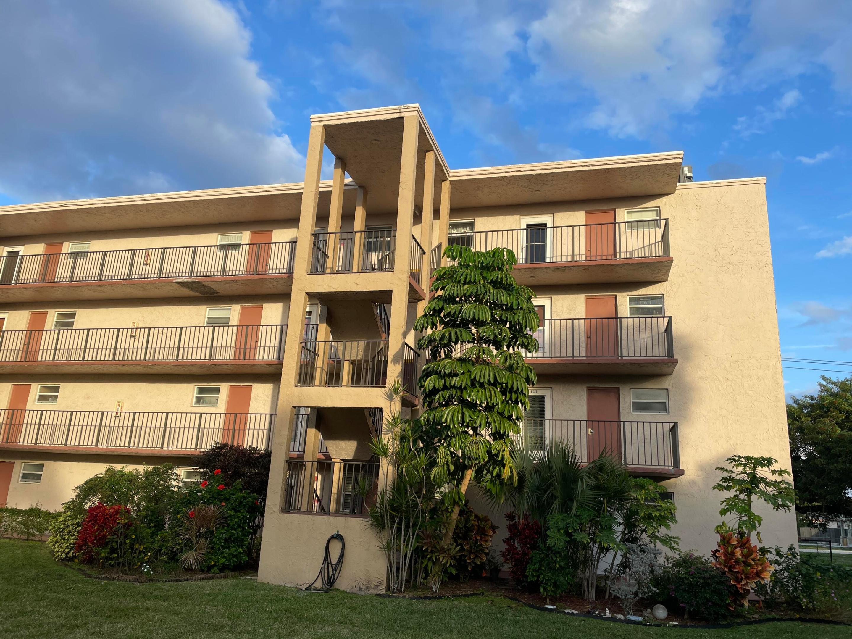 225 Bonnie Boulevard 211 Property Photo 1