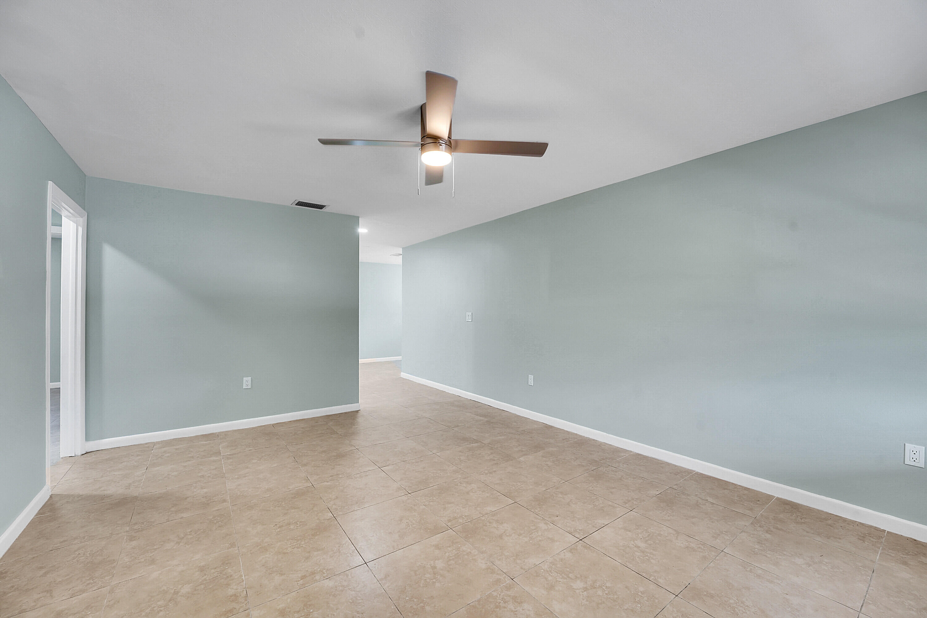 302 W Arbor Avenue Property Photo 5